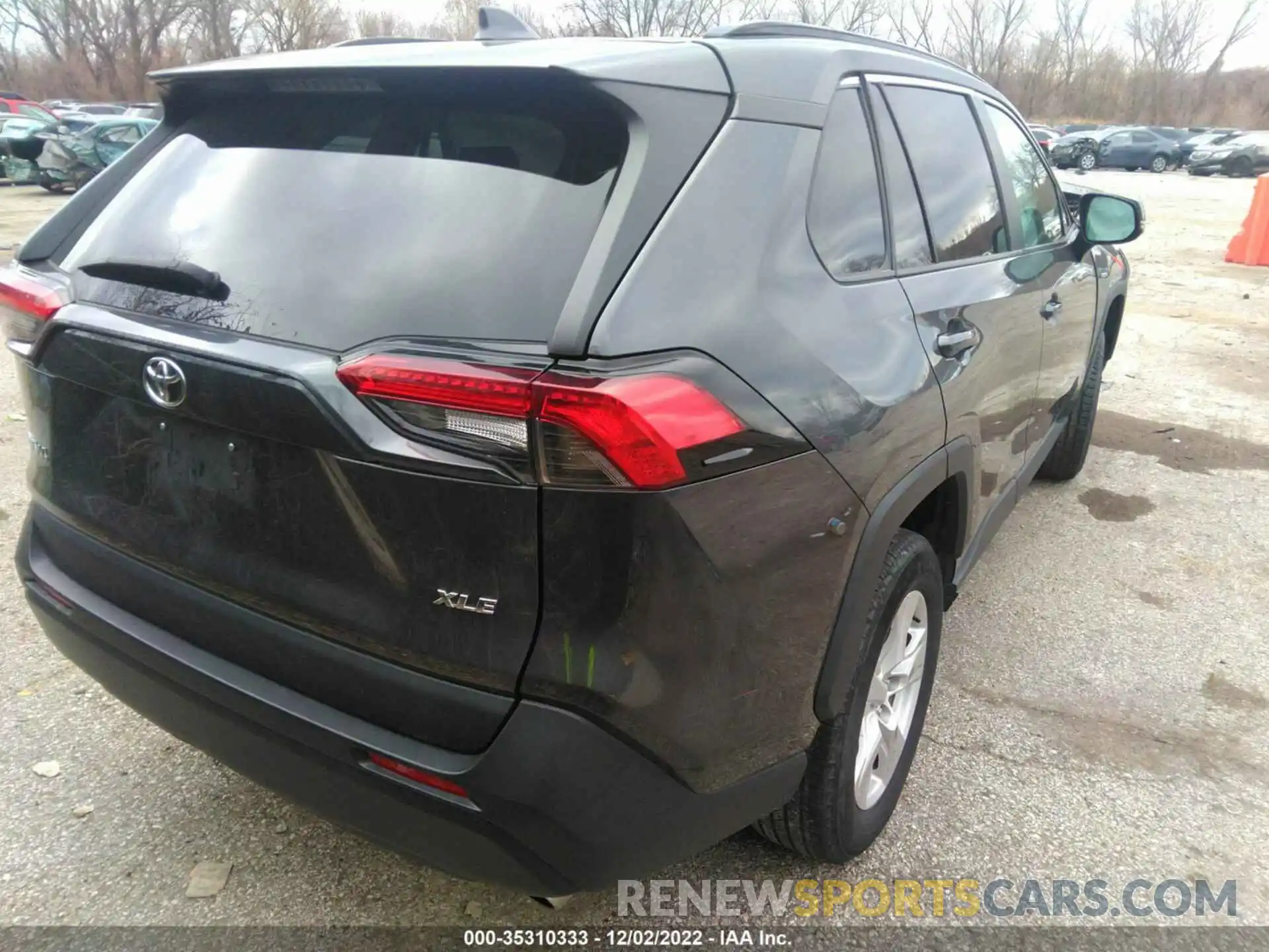 4 Photograph of a damaged car 2T3W1RFV3MW133657 TOYOTA RAV4 2021