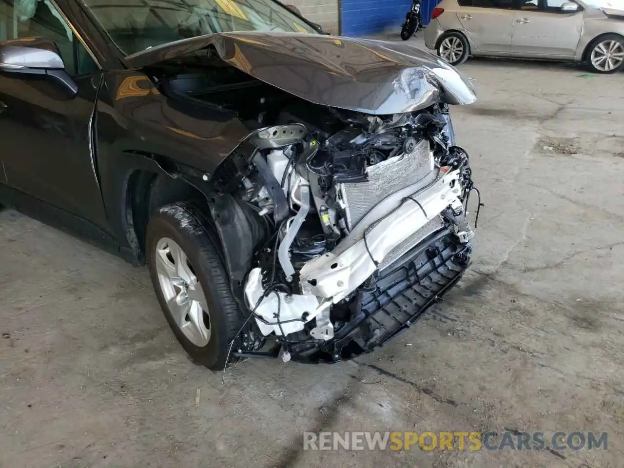 9 Photograph of a damaged car 2T3W1RFV3MW145341 TOYOTA RAV4 2021