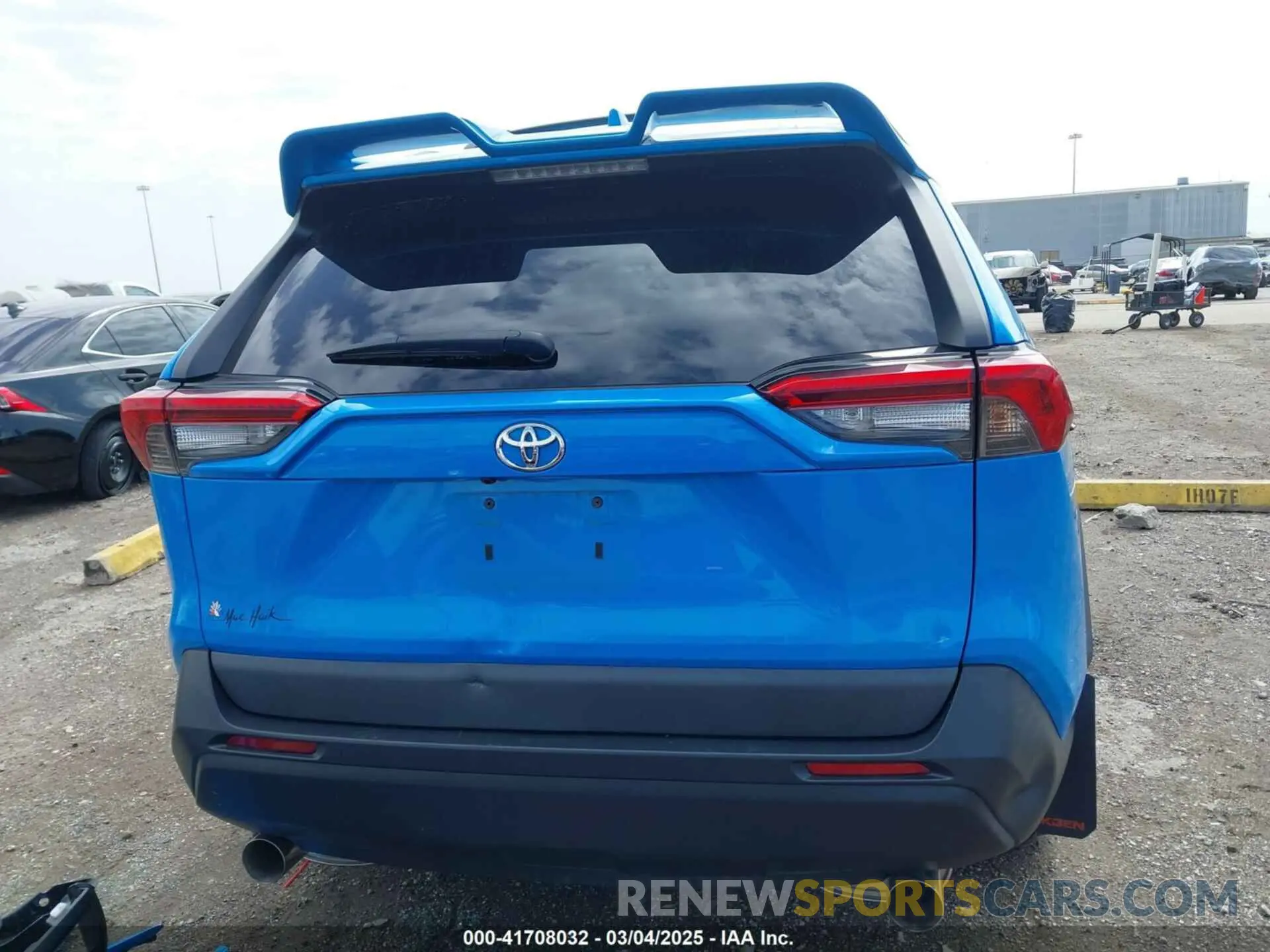 17 Photograph of a damaged car 2T3W1RFV3MW164777 TOYOTA RAV4 2021