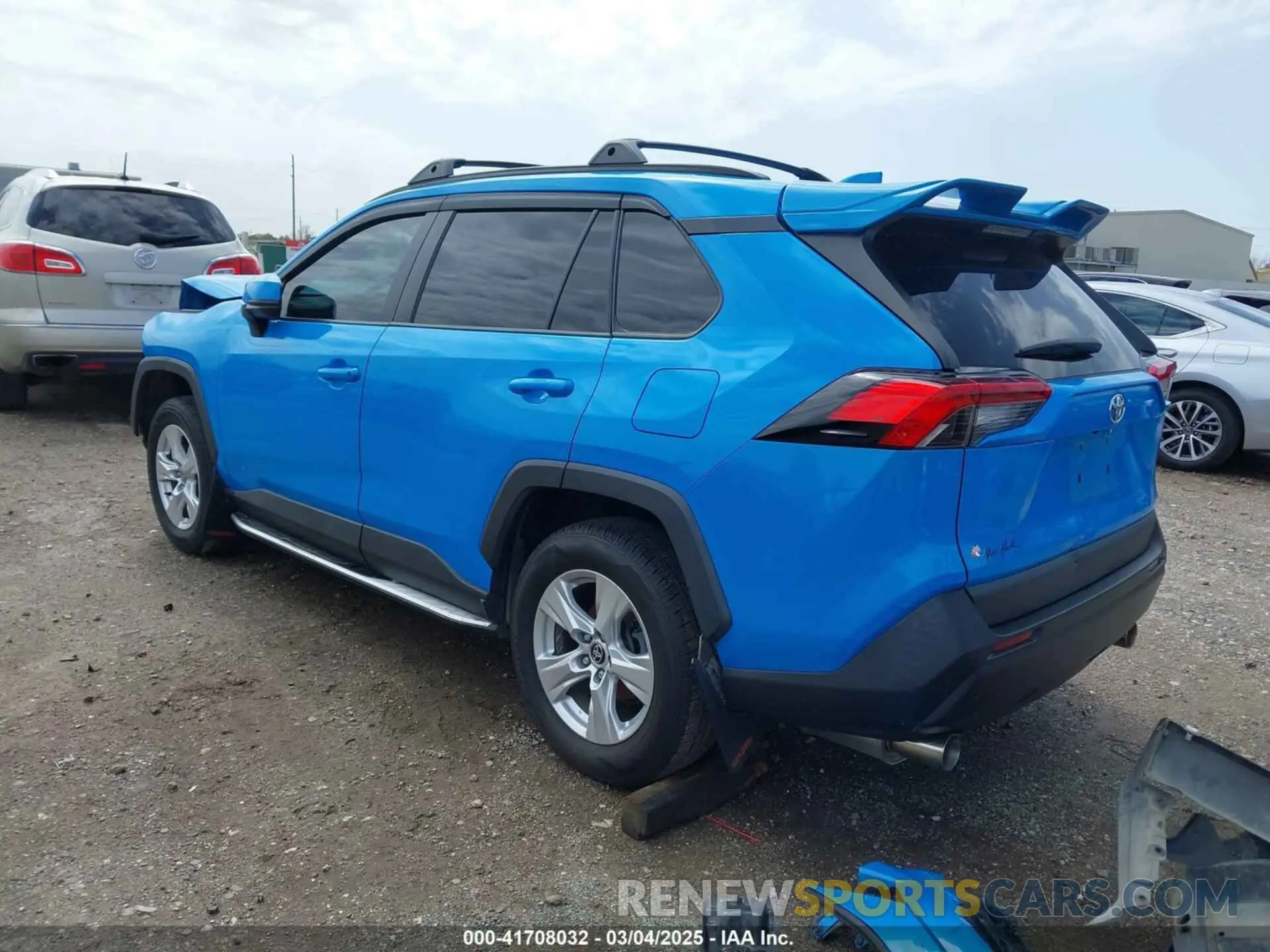 3 Photograph of a damaged car 2T3W1RFV3MW164777 TOYOTA RAV4 2021