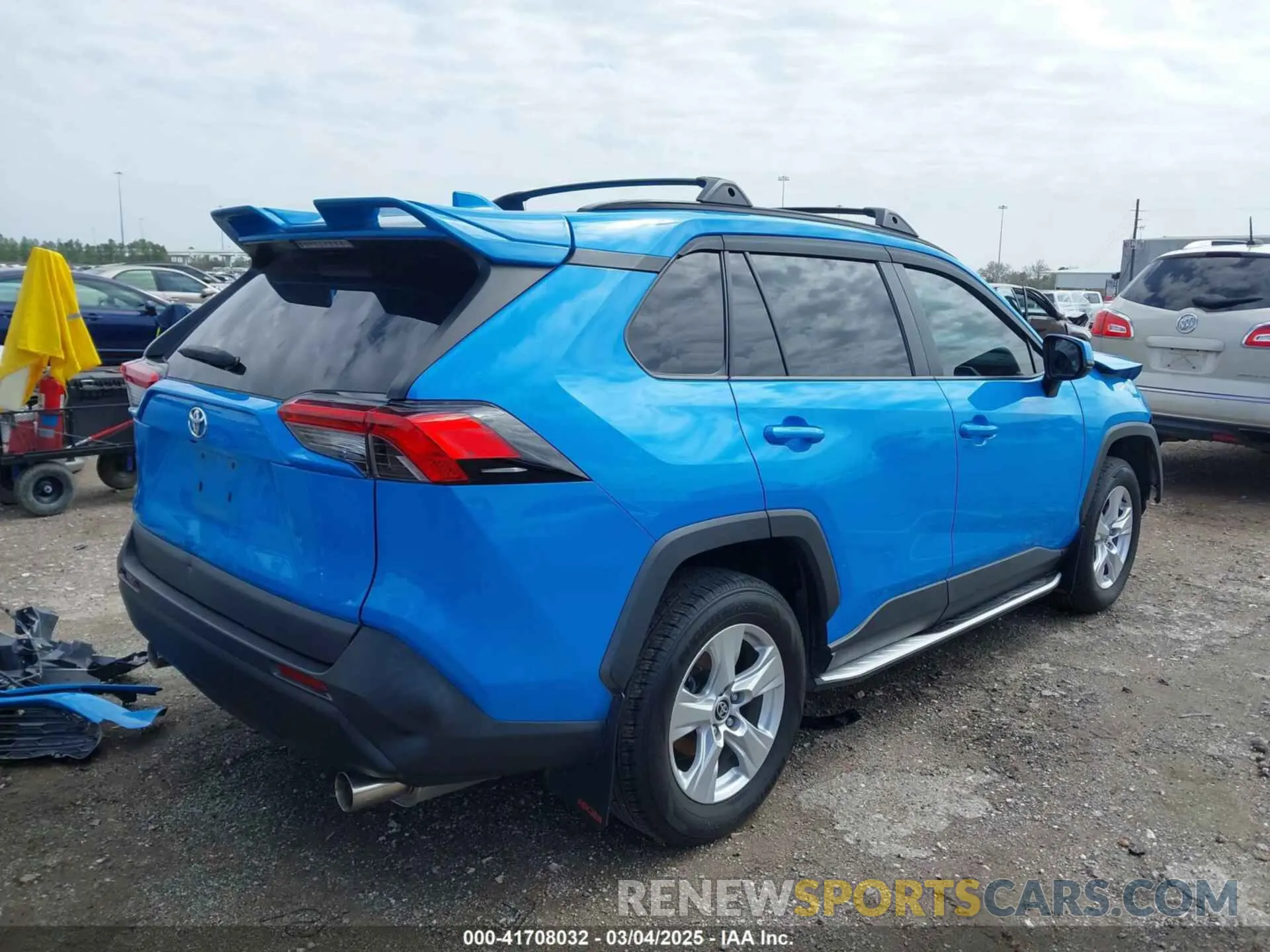 4 Photograph of a damaged car 2T3W1RFV3MW164777 TOYOTA RAV4 2021