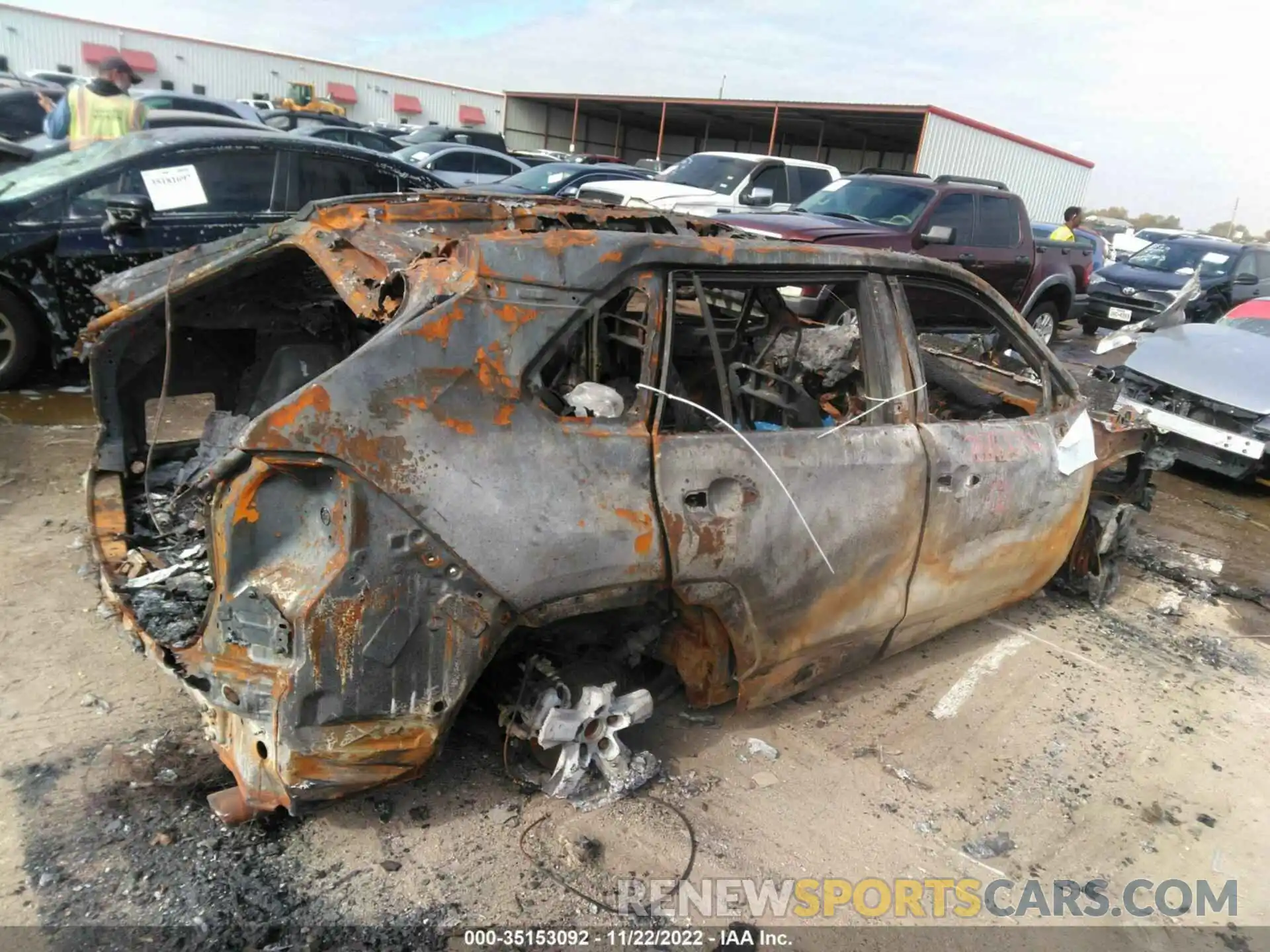 4 Photograph of a damaged car 2T3W1RFV3MW179120 TOYOTA RAV4 2021