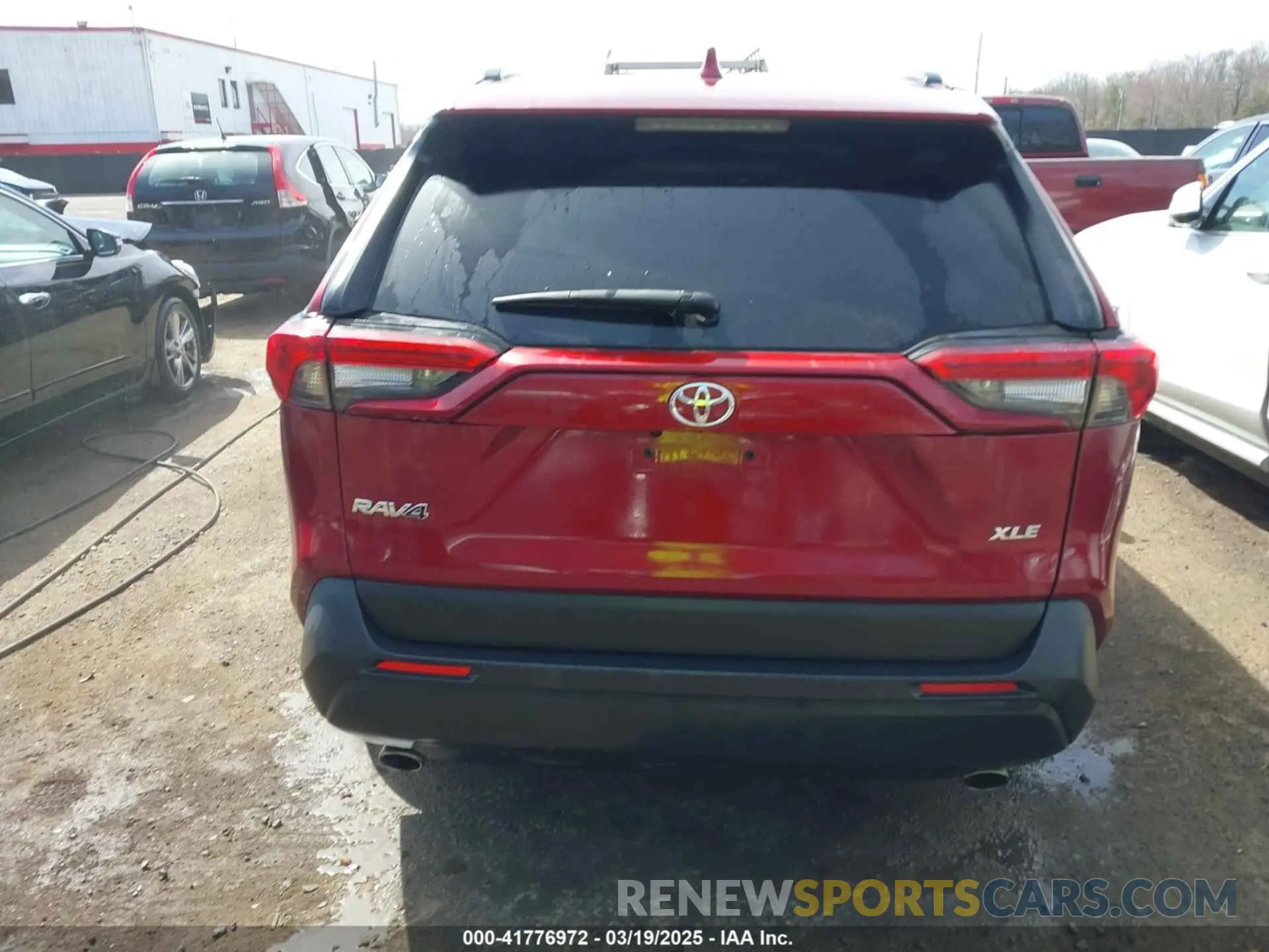 15 Photograph of a damaged car 2T3W1RFV3MW180123 TOYOTA RAV4 2021