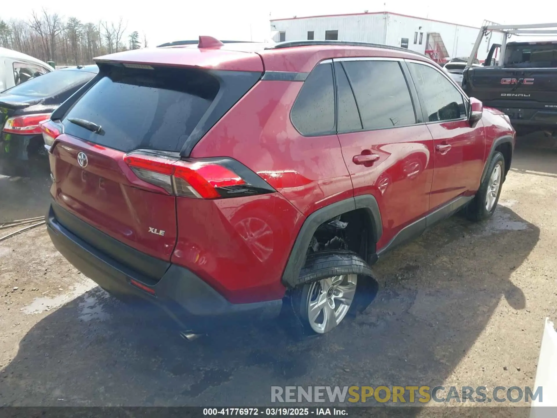 4 Photograph of a damaged car 2T3W1RFV3MW180123 TOYOTA RAV4 2021