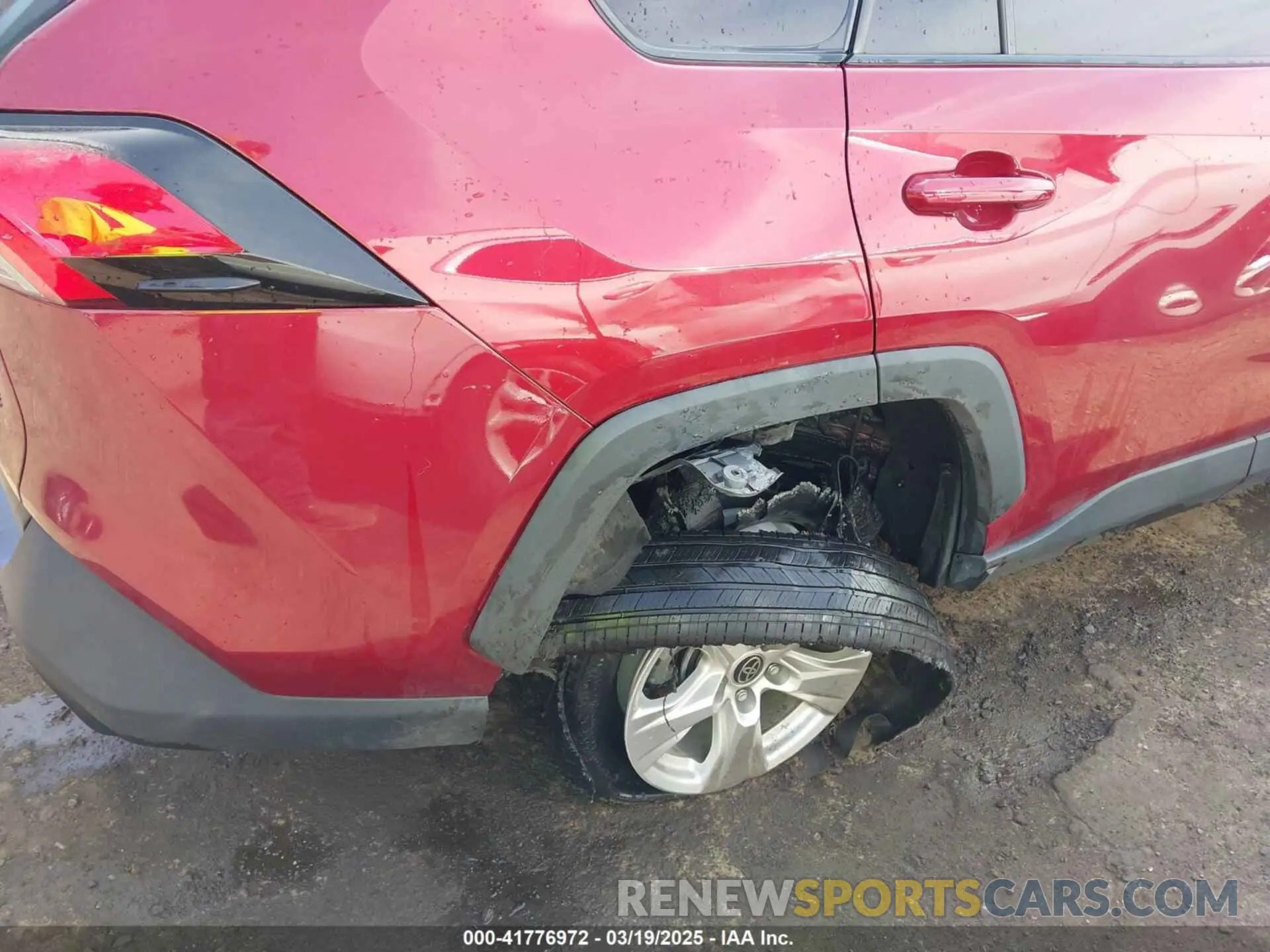 6 Photograph of a damaged car 2T3W1RFV3MW180123 TOYOTA RAV4 2021