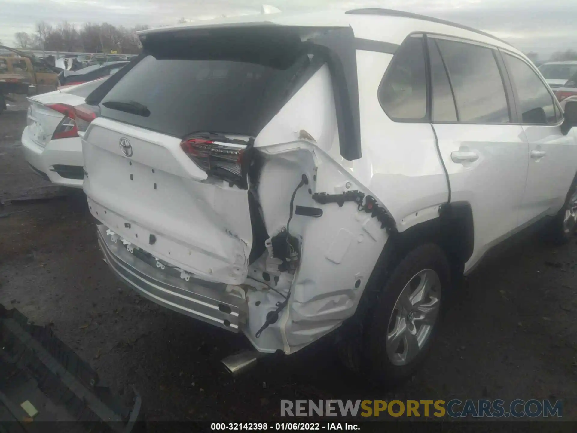 6 Photograph of a damaged car 2T3W1RFV4MC086480 TOYOTA RAV4 2021