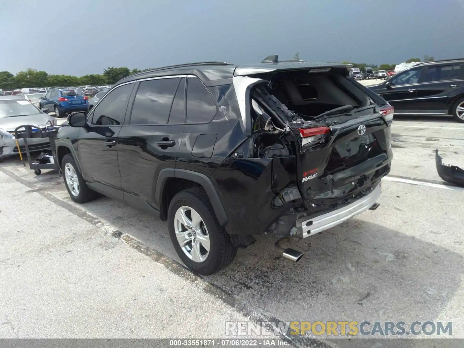 3 Photograph of a damaged car 2T3W1RFV4MC093669 TOYOTA RAV4 2021