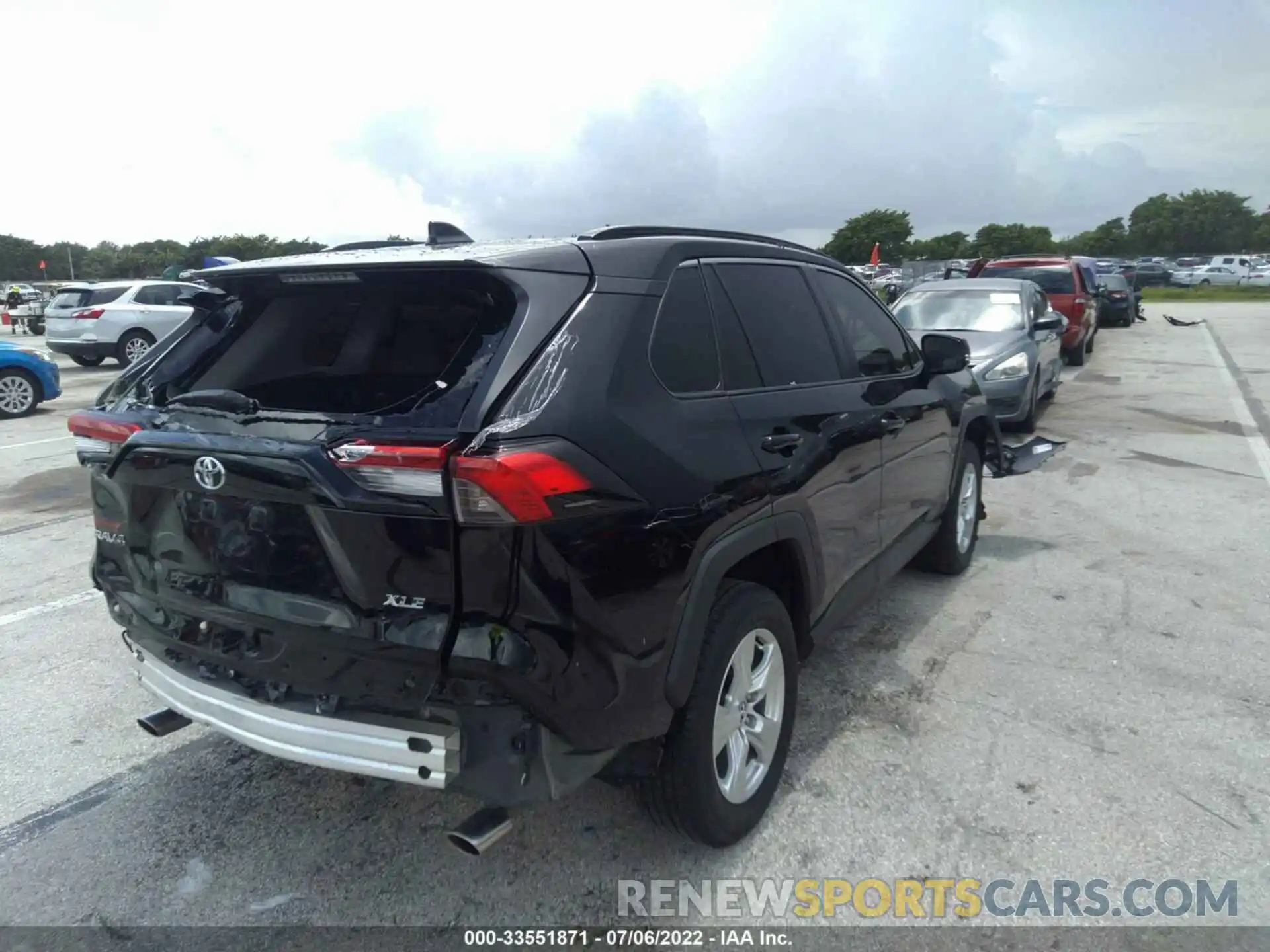 4 Photograph of a damaged car 2T3W1RFV4MC093669 TOYOTA RAV4 2021