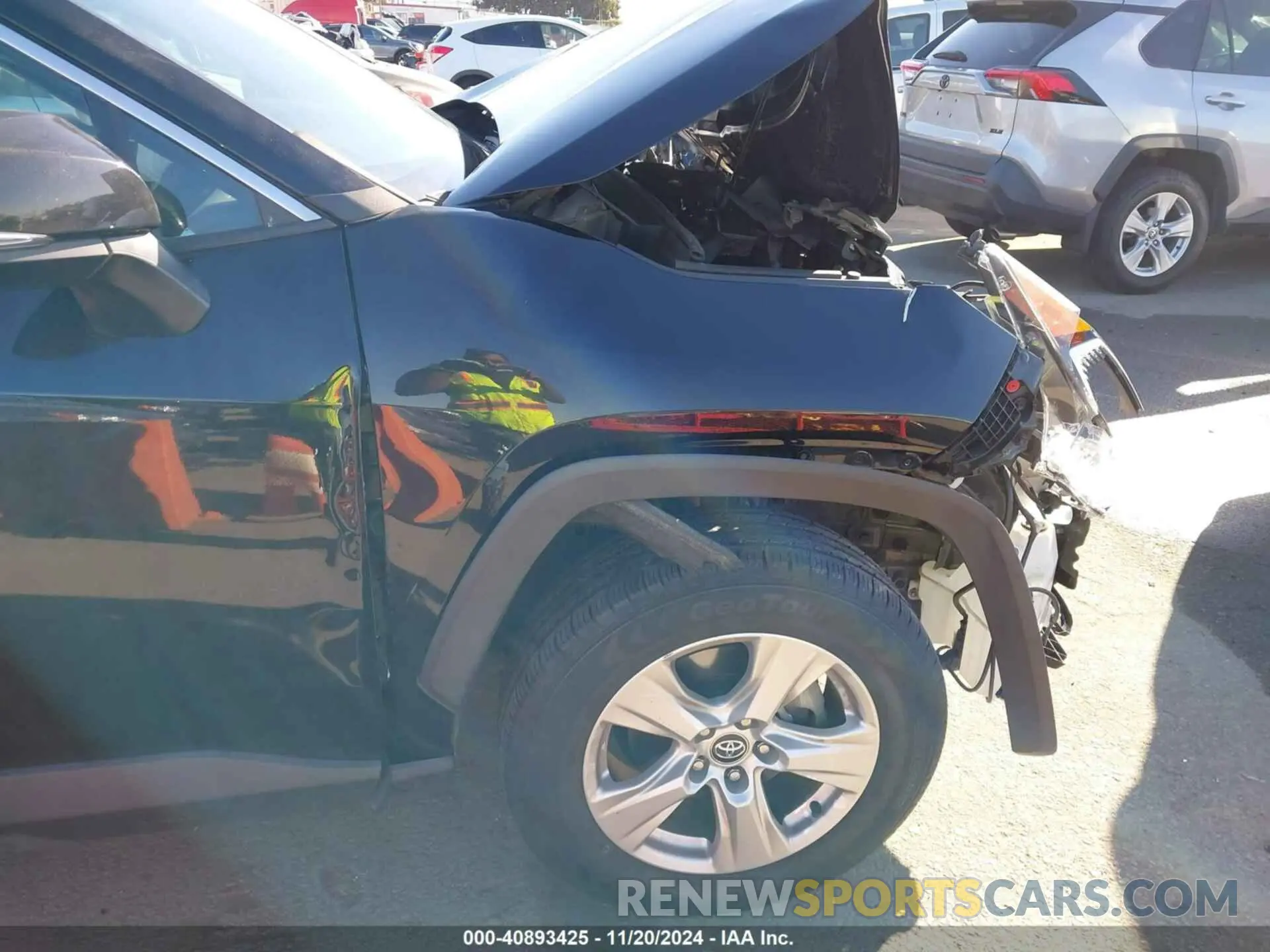 19 Photograph of a damaged car 2T3W1RFV4MC099004 TOYOTA RAV4 2021