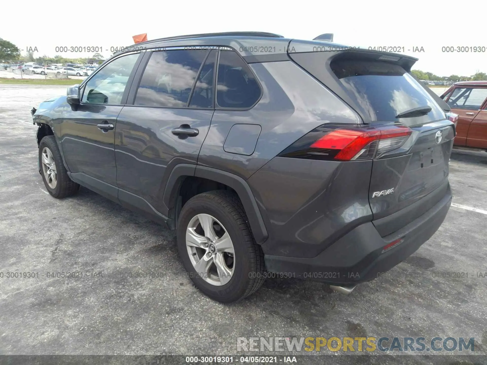 3 Photograph of a damaged car 2T3W1RFV4MC101611 TOYOTA RAV4 2021