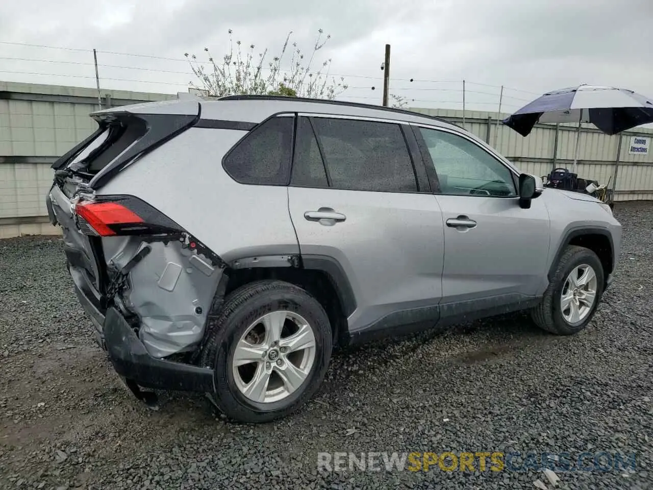 3 Photograph of a damaged car 2T3W1RFV4MC102225 TOYOTA RAV4 2021