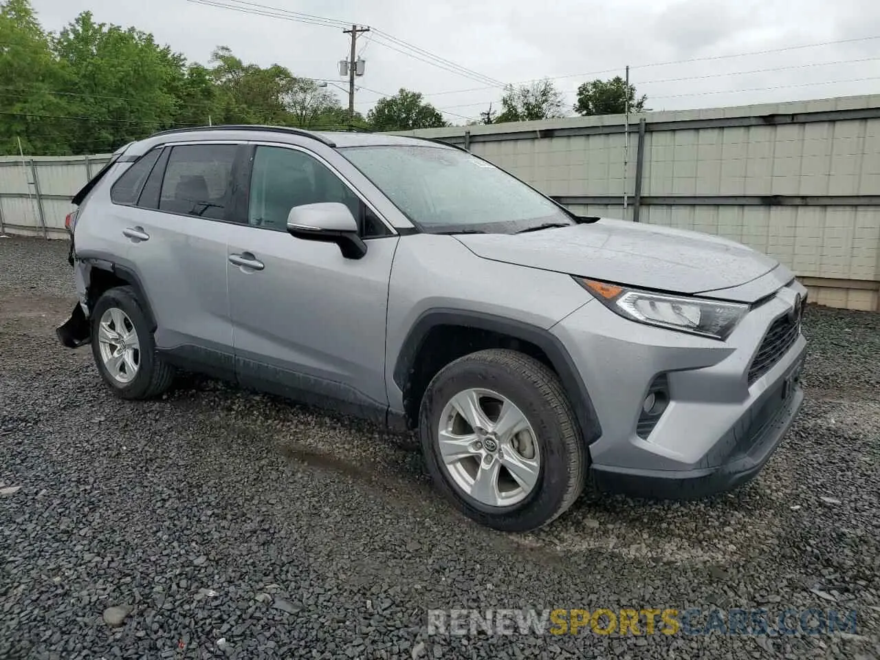 4 Photograph of a damaged car 2T3W1RFV4MC102225 TOYOTA RAV4 2021