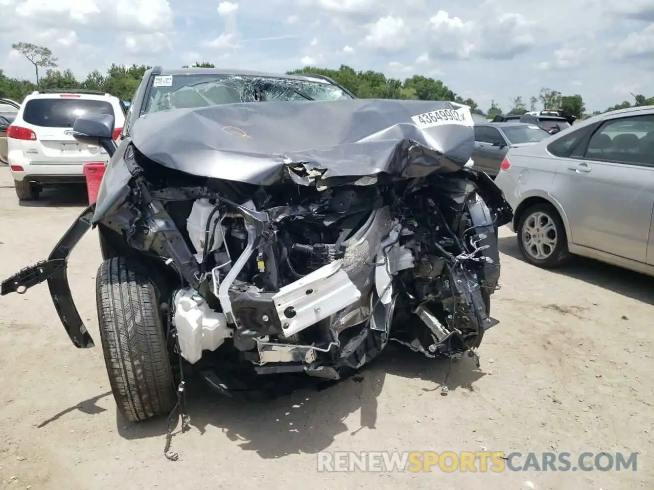 9 Photograph of a damaged car 2T3W1RFV4MC102354 TOYOTA RAV4 2021