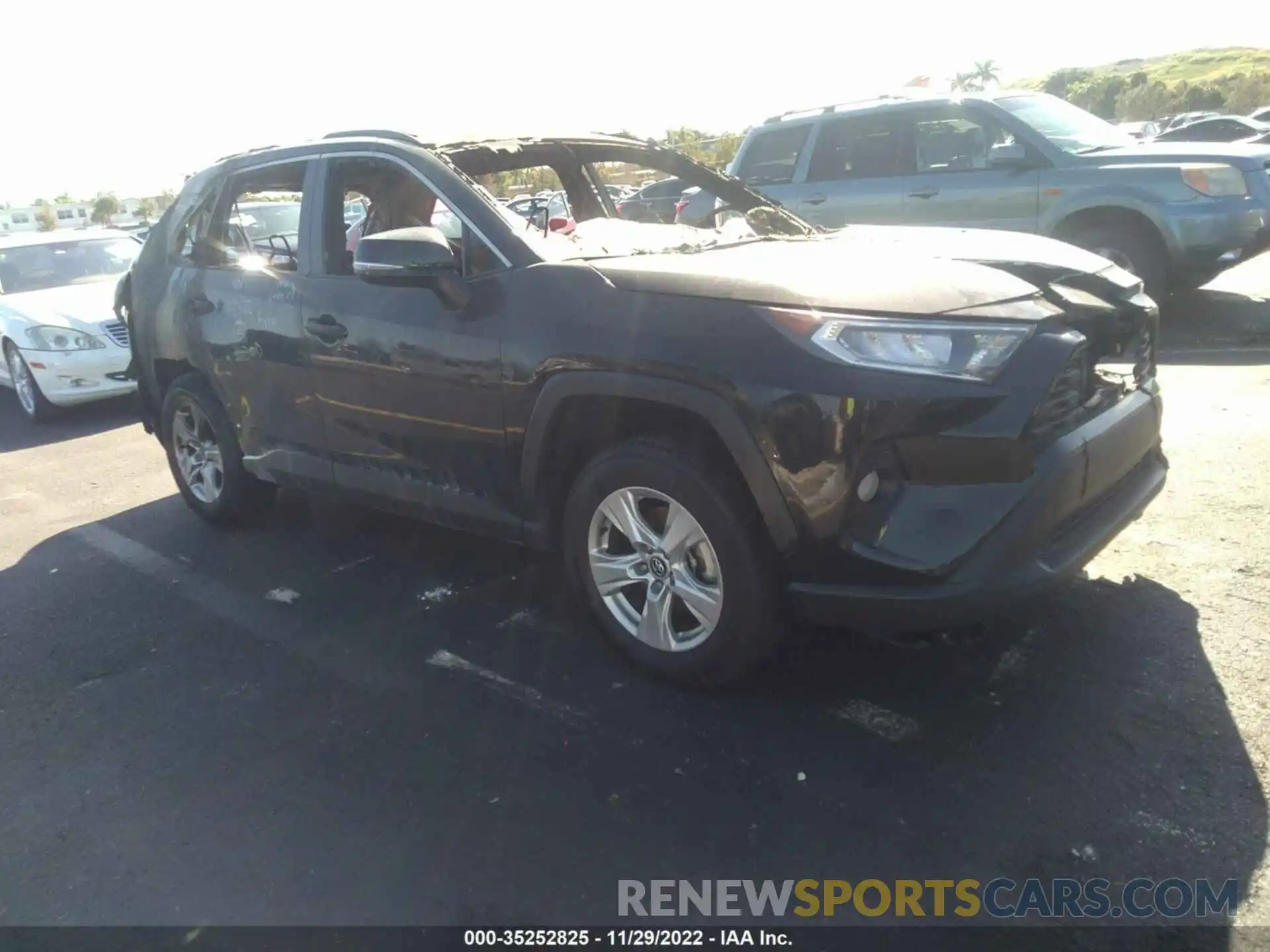 1 Photograph of a damaged car 2T3W1RFV4MC102760 TOYOTA RAV4 2021