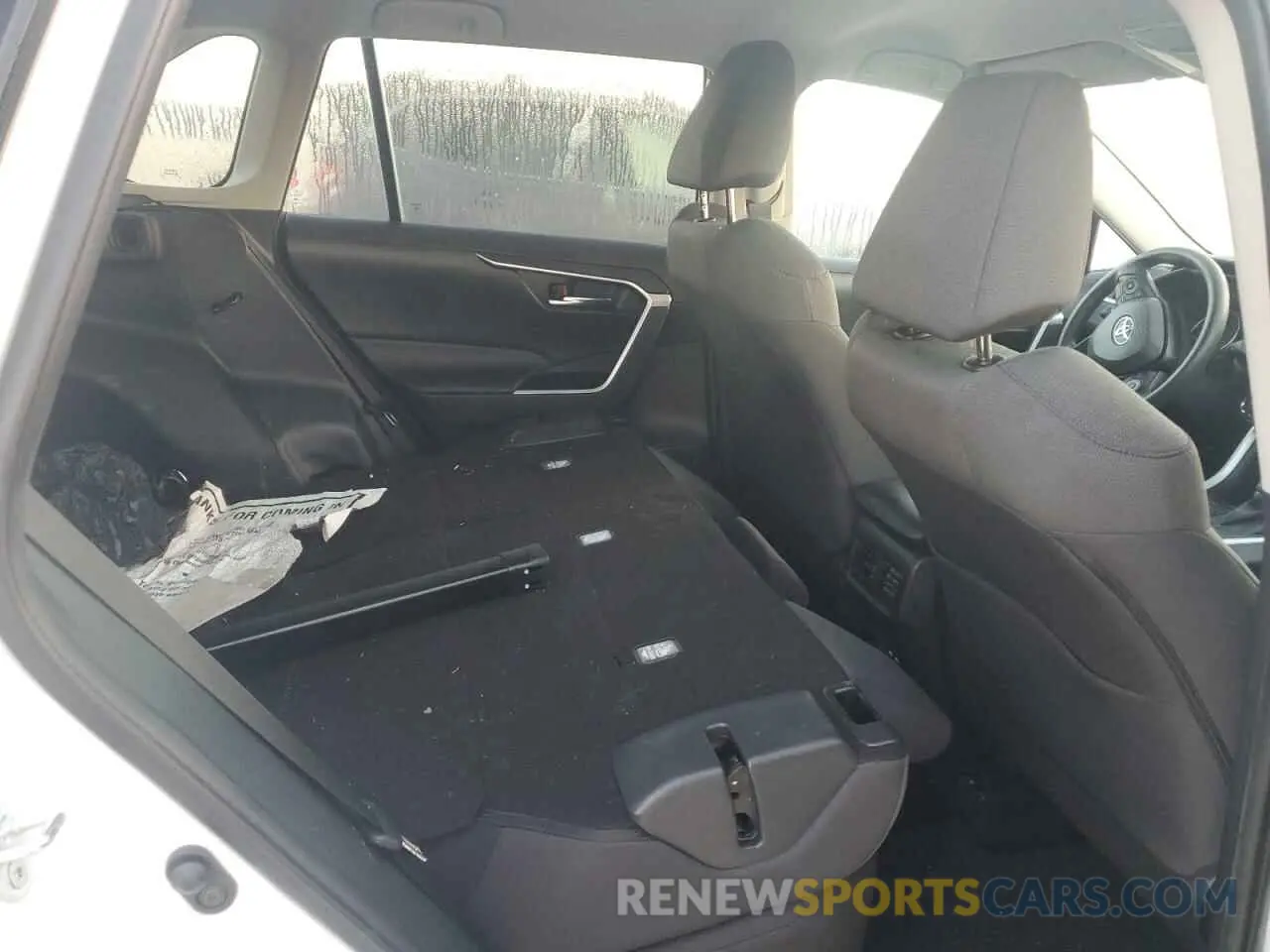 11 Photograph of a damaged car 2T3W1RFV4MC105500 TOYOTA RAV4 2021