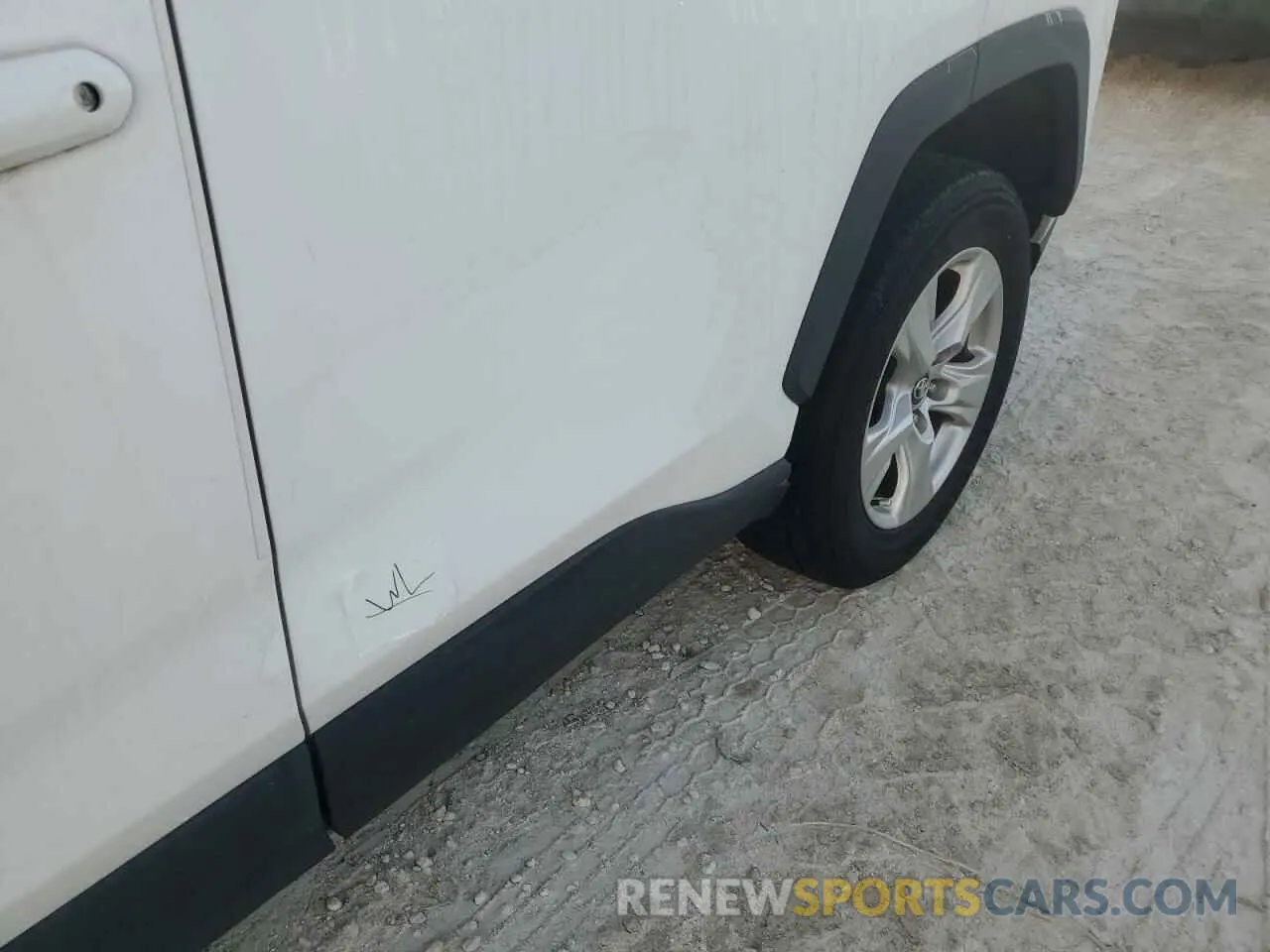 13 Photograph of a damaged car 2T3W1RFV4MC105500 TOYOTA RAV4 2021
