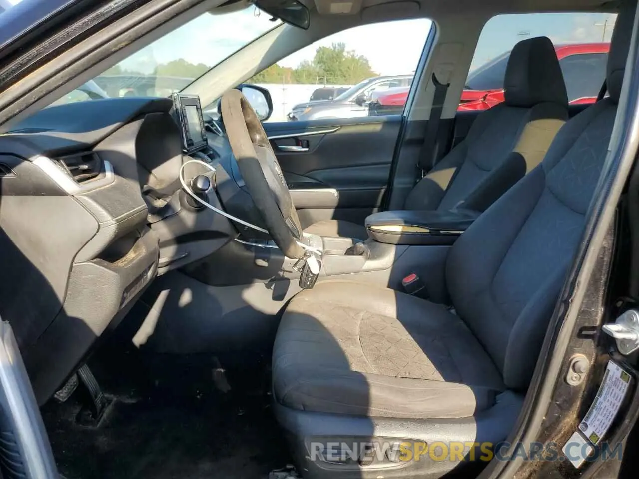 7 Photograph of a damaged car 2T3W1RFV4MC108512 TOYOTA RAV4 2021