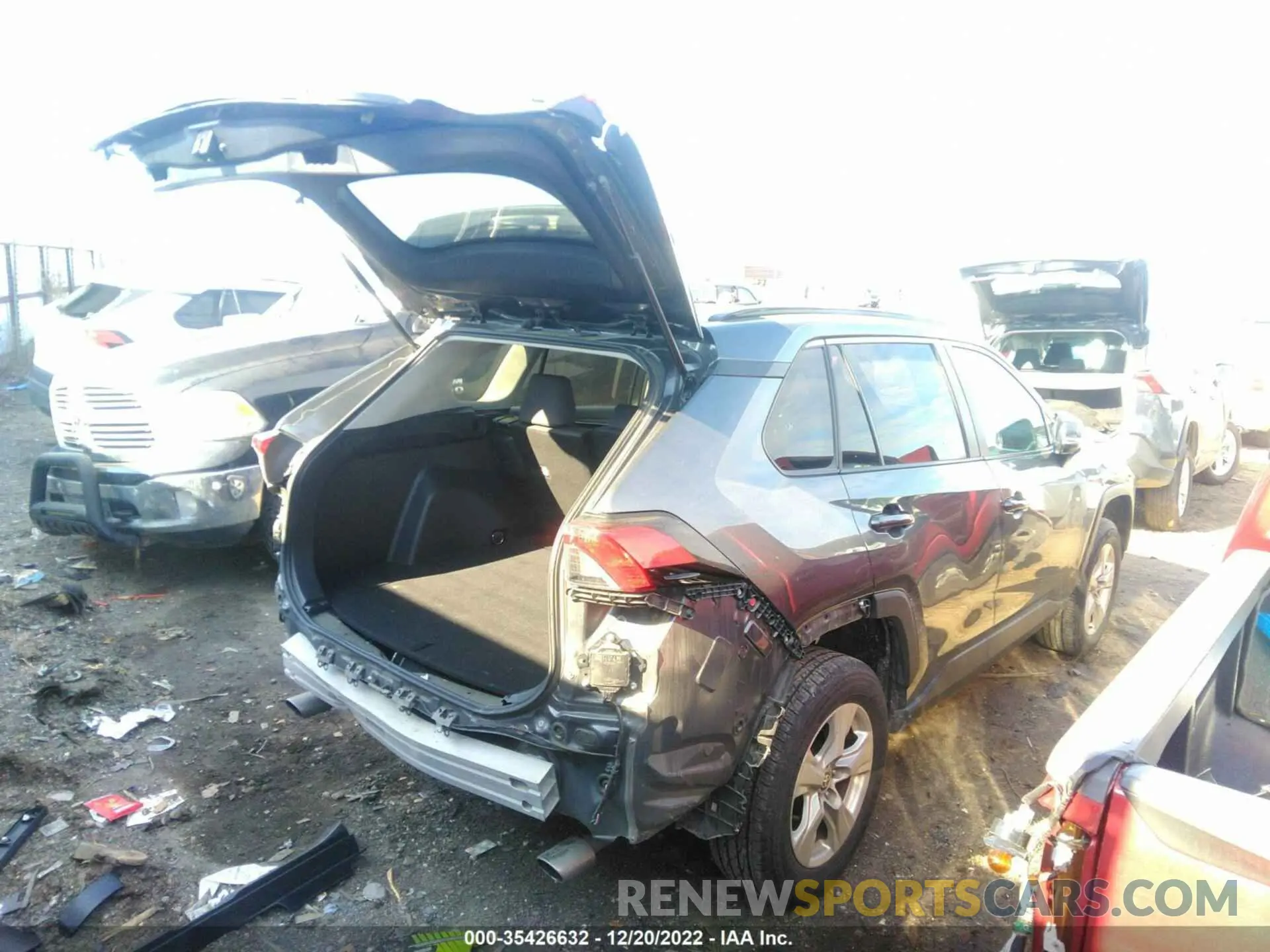 4 Photograph of a damaged car 2T3W1RFV4MC111023 TOYOTA RAV4 2021