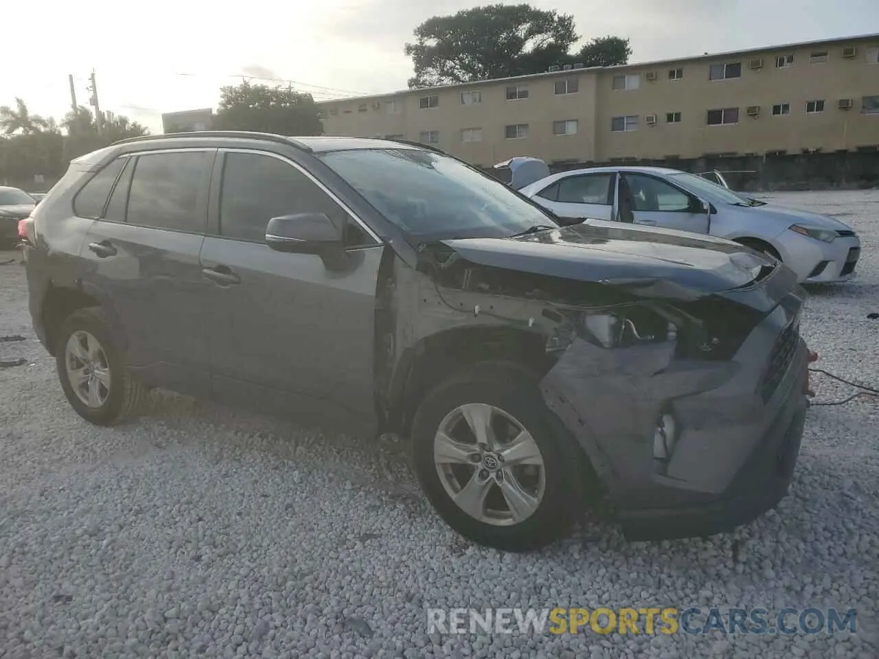 4 Photograph of a damaged car 2T3W1RFV4MC117419 TOYOTA RAV4 2021