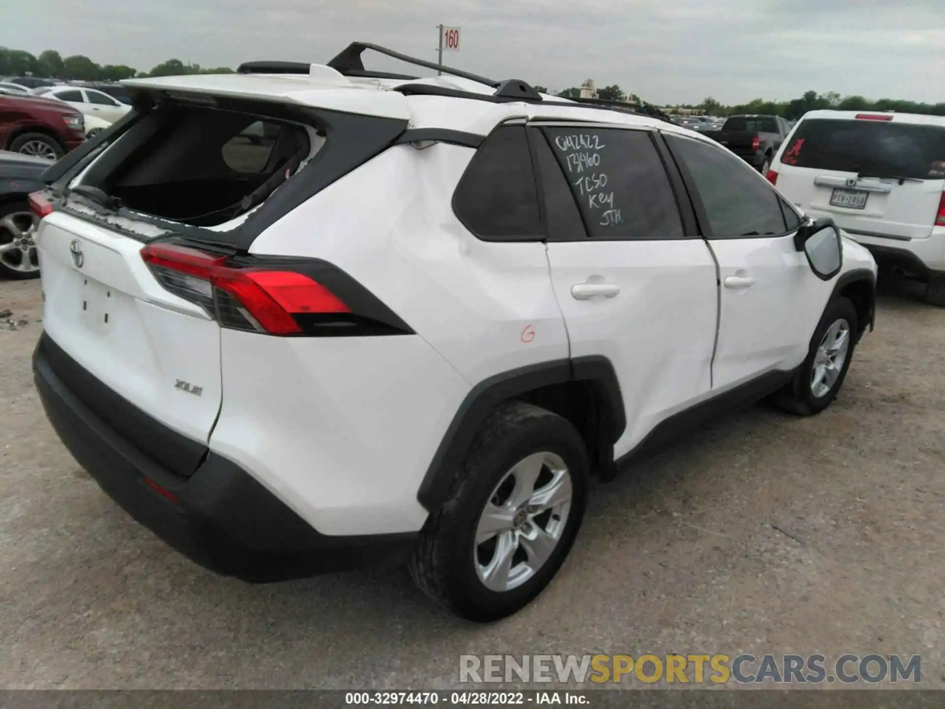 4 Photograph of a damaged car 2T3W1RFV4MC124757 TOYOTA RAV4 2021