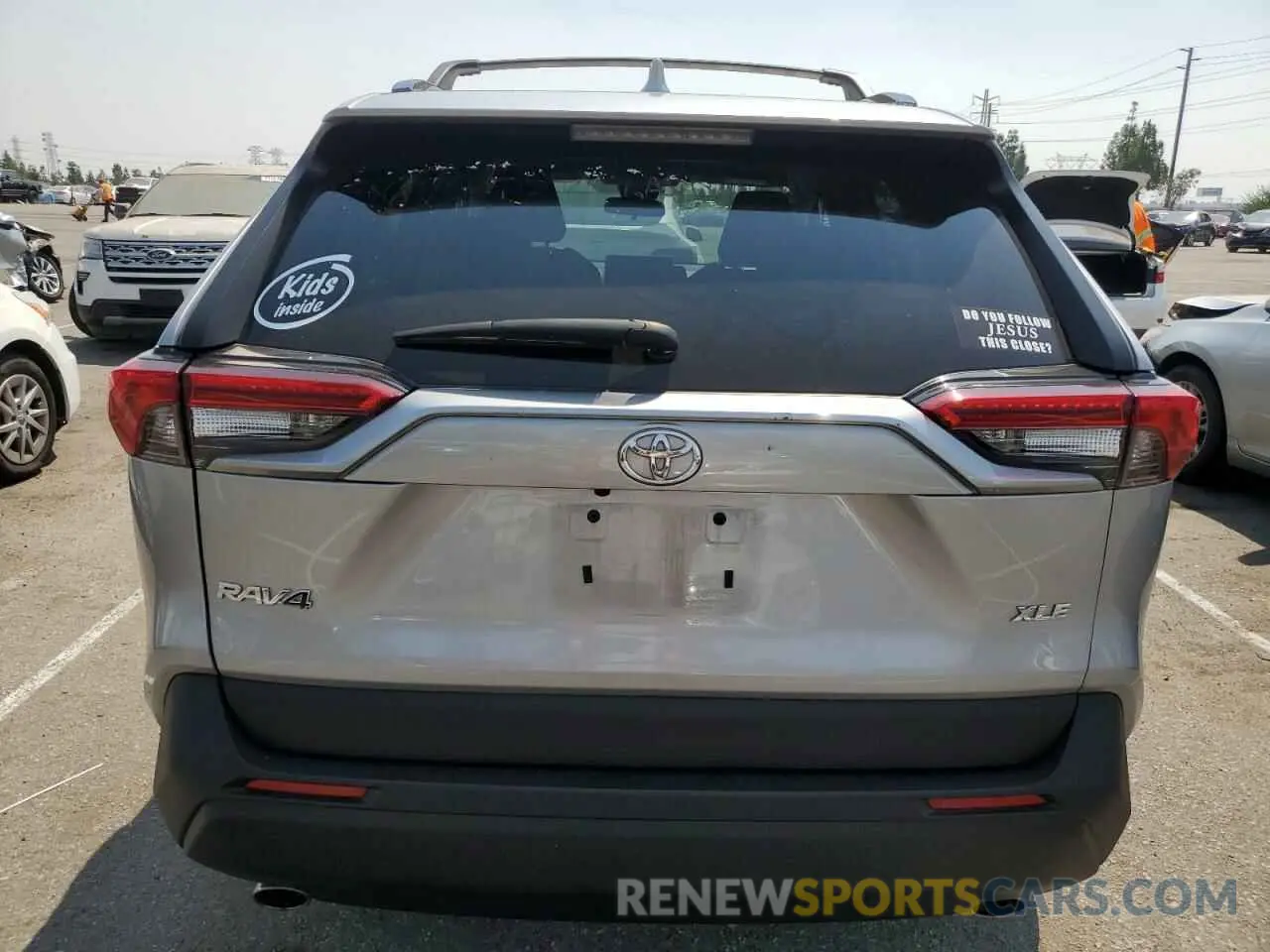 6 Photograph of a damaged car 2T3W1RFV4MC130137 TOYOTA RAV4 2021