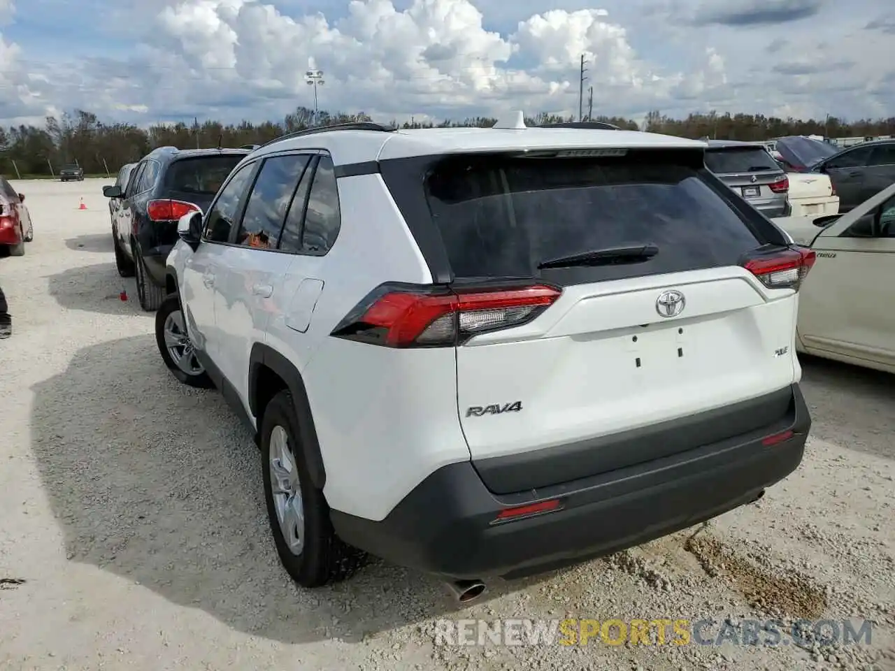 3 Photograph of a damaged car 2T3W1RFV4MC138254 TOYOTA RAV4 2021