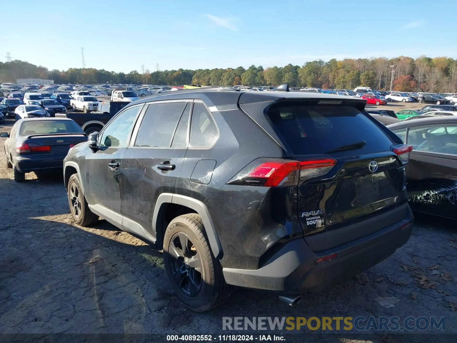 3 Photograph of a damaged car 2T3W1RFV4MC141350 TOYOTA RAV4 2021