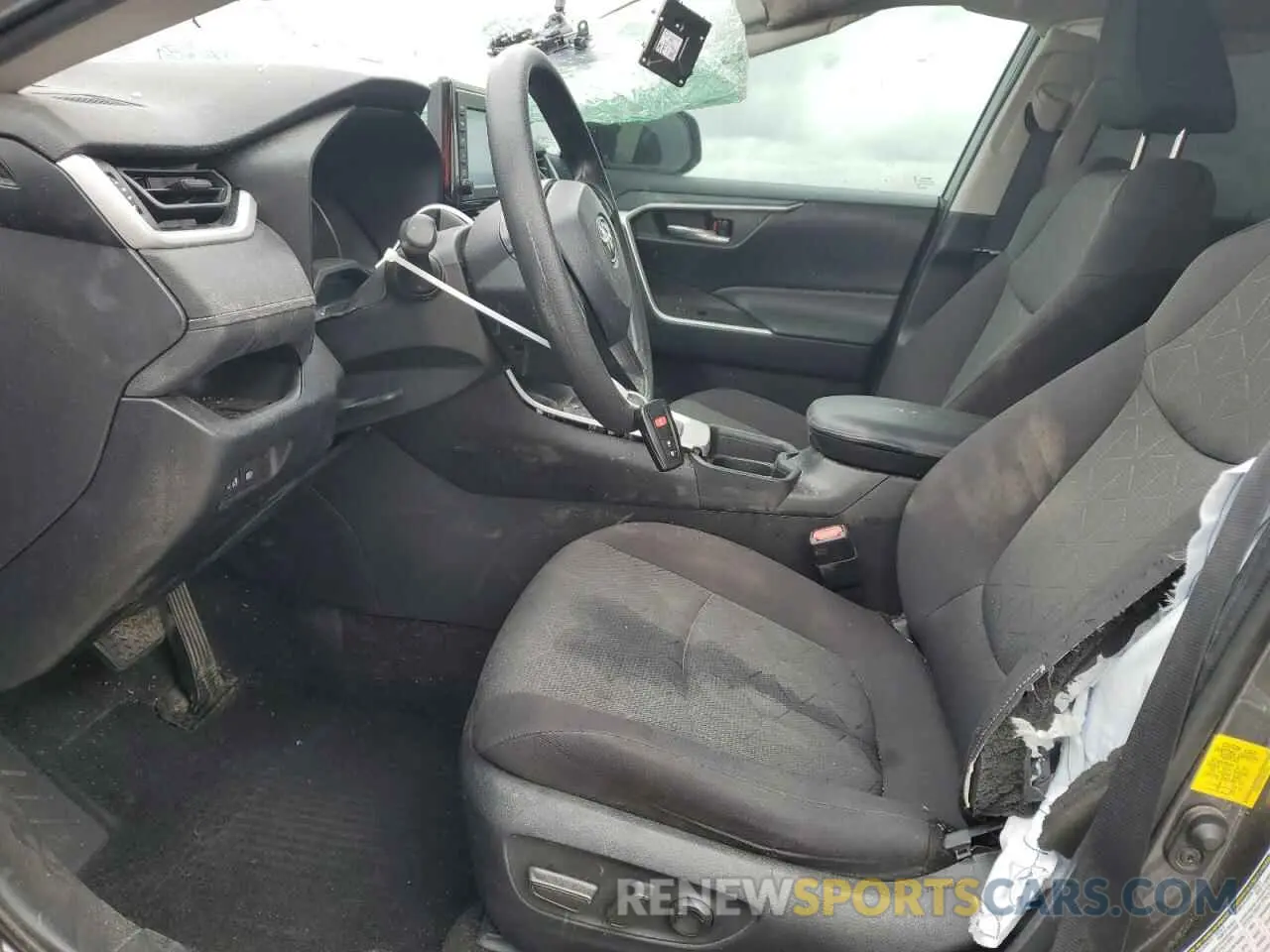 7 Photograph of a damaged car 2T3W1RFV4MC153241 TOYOTA RAV4 2021