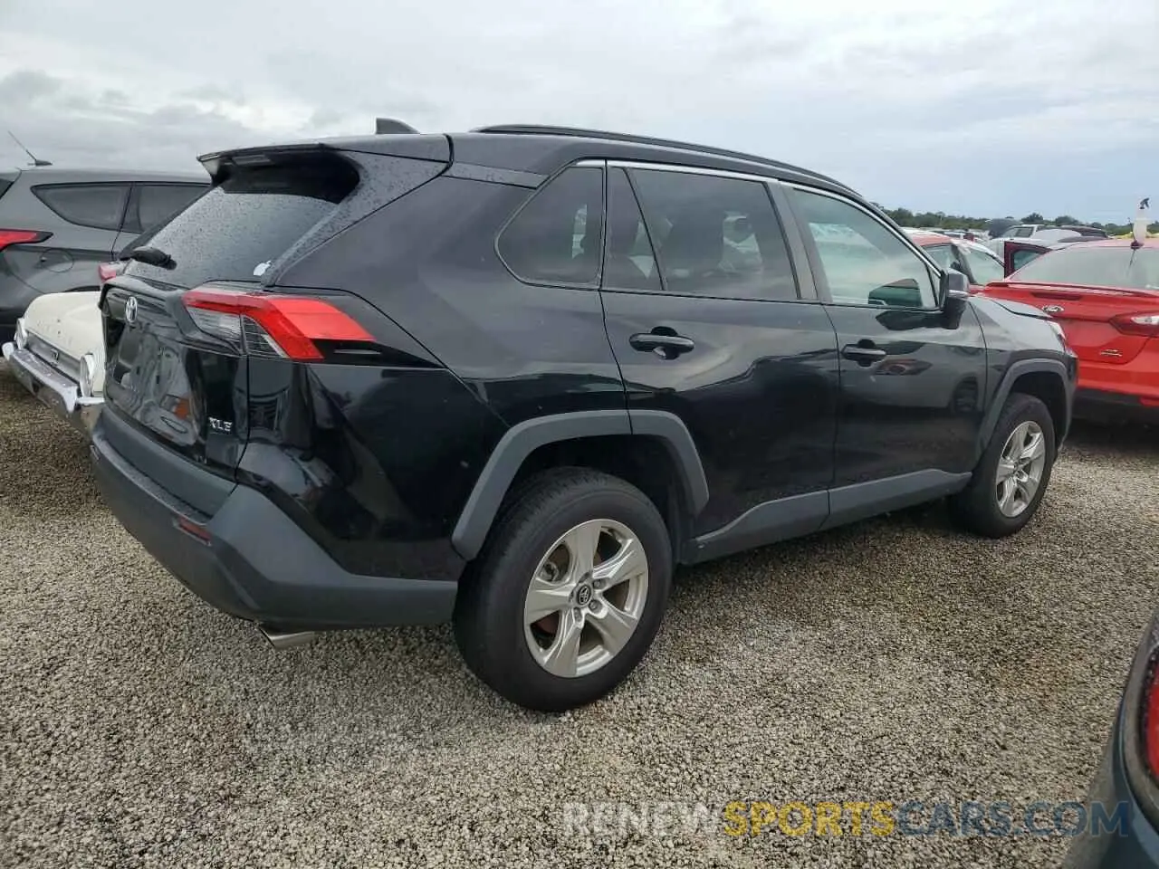 3 Photograph of a damaged car 2T3W1RFV4MW105916 TOYOTA RAV4 2021