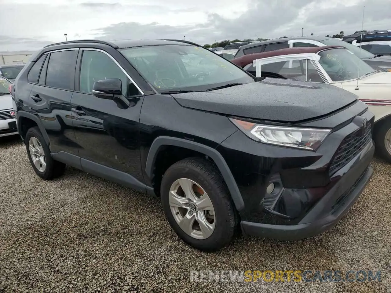 4 Photograph of a damaged car 2T3W1RFV4MW105916 TOYOTA RAV4 2021