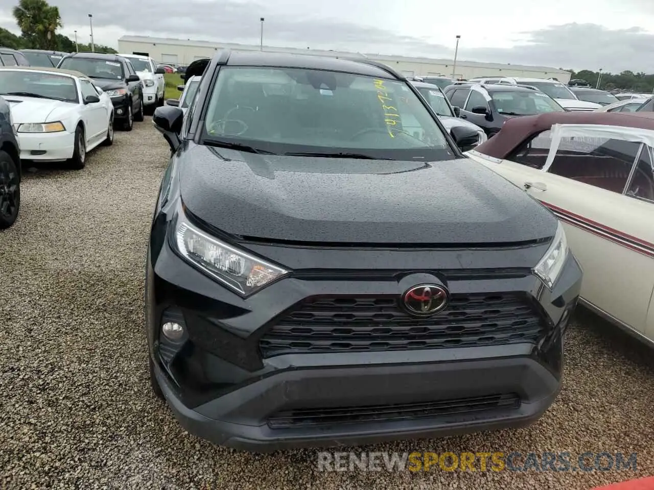 5 Photograph of a damaged car 2T3W1RFV4MW105916 TOYOTA RAV4 2021
