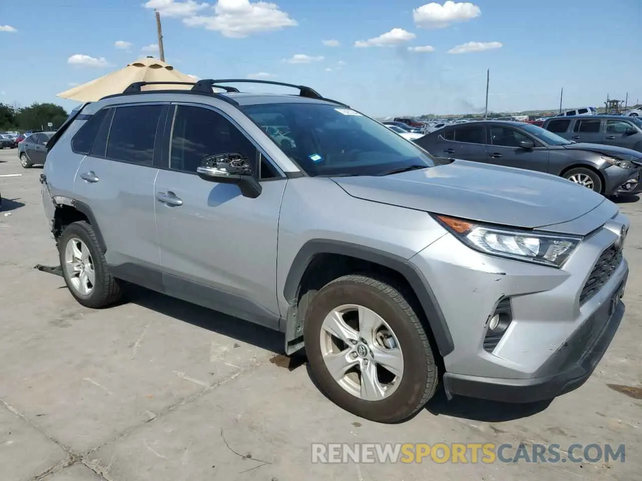 4 Photograph of a damaged car 2T3W1RFV4MW107813 TOYOTA RAV4 2021