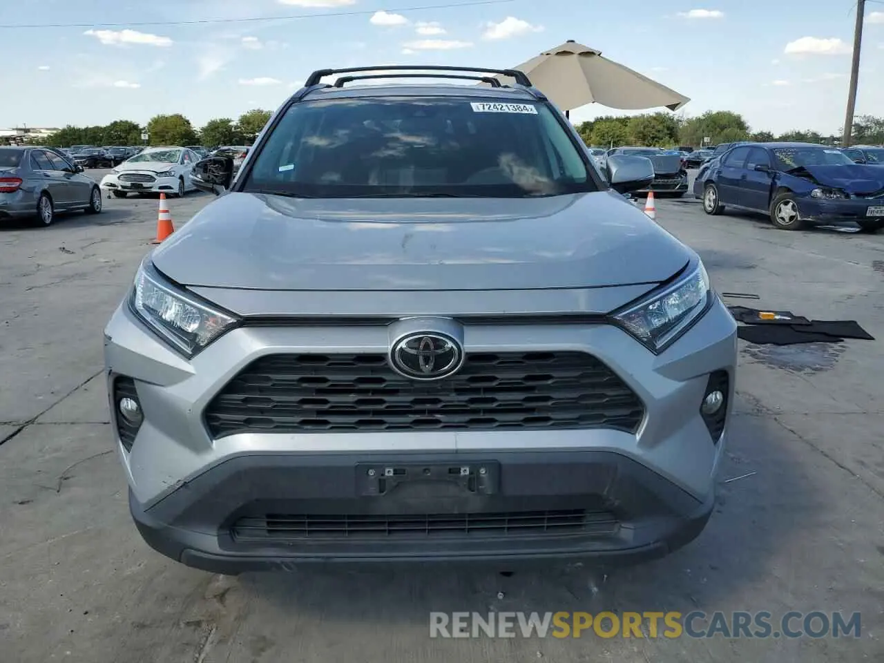 5 Photograph of a damaged car 2T3W1RFV4MW107813 TOYOTA RAV4 2021