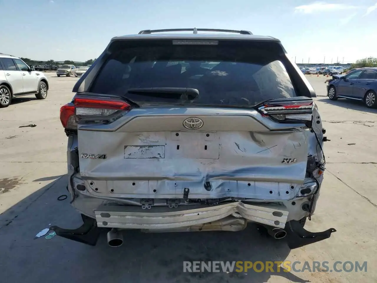 6 Photograph of a damaged car 2T3W1RFV4MW107813 TOYOTA RAV4 2021
