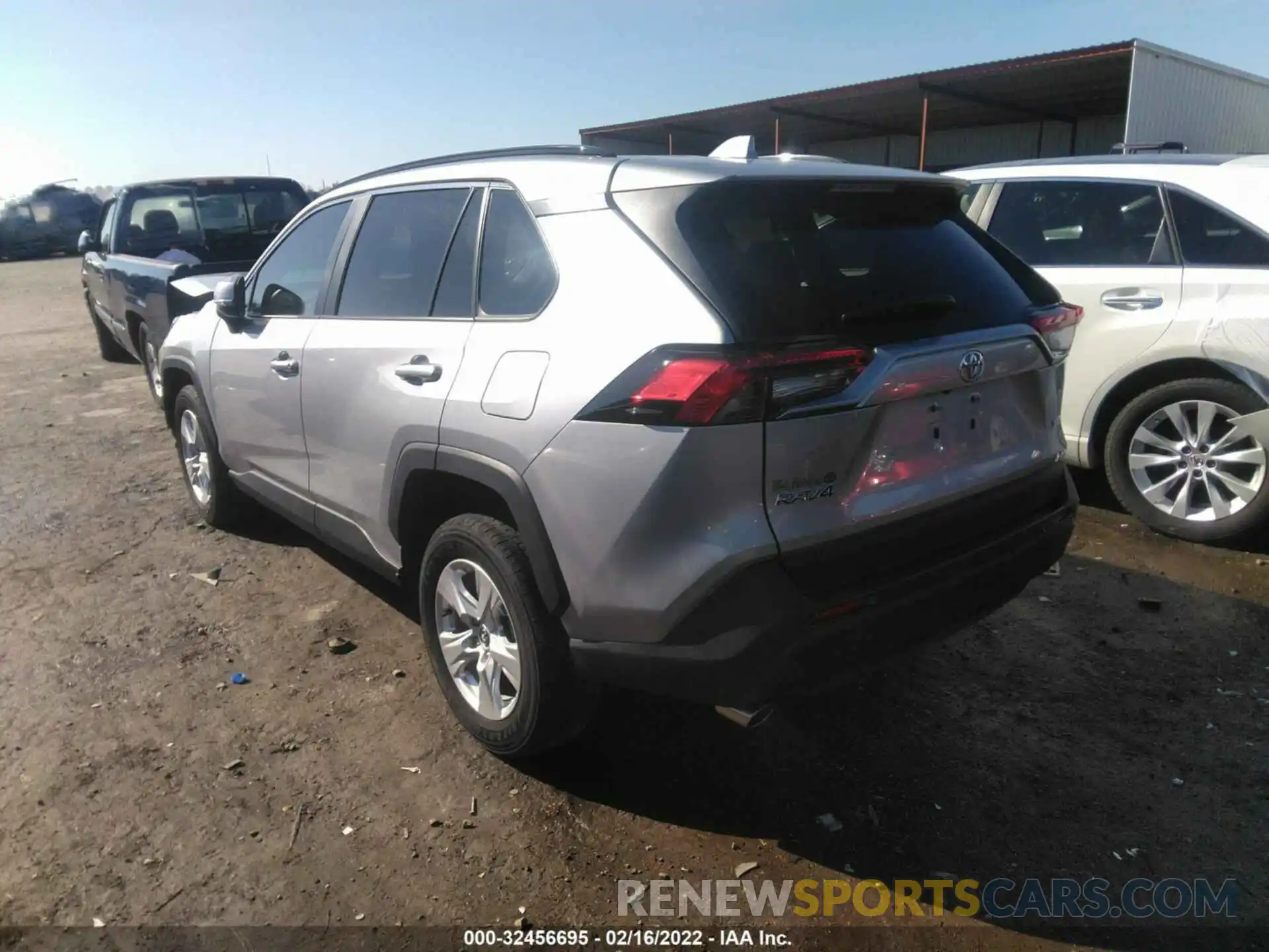 3 Photograph of a damaged car 2T3W1RFV4MW112199 TOYOTA RAV4 2021