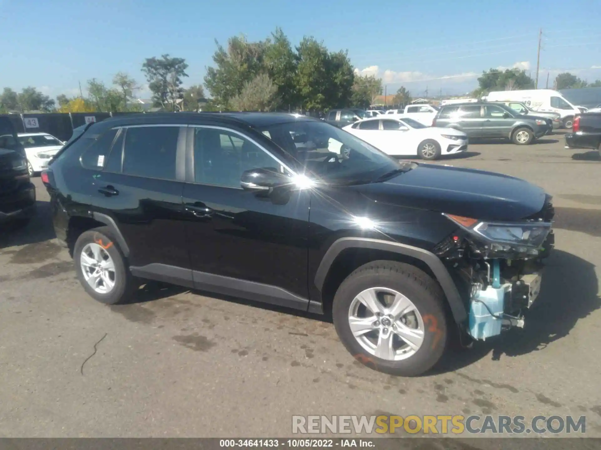 1 Photograph of a damaged car 2T3W1RFV4MW112445 TOYOTA RAV4 2021