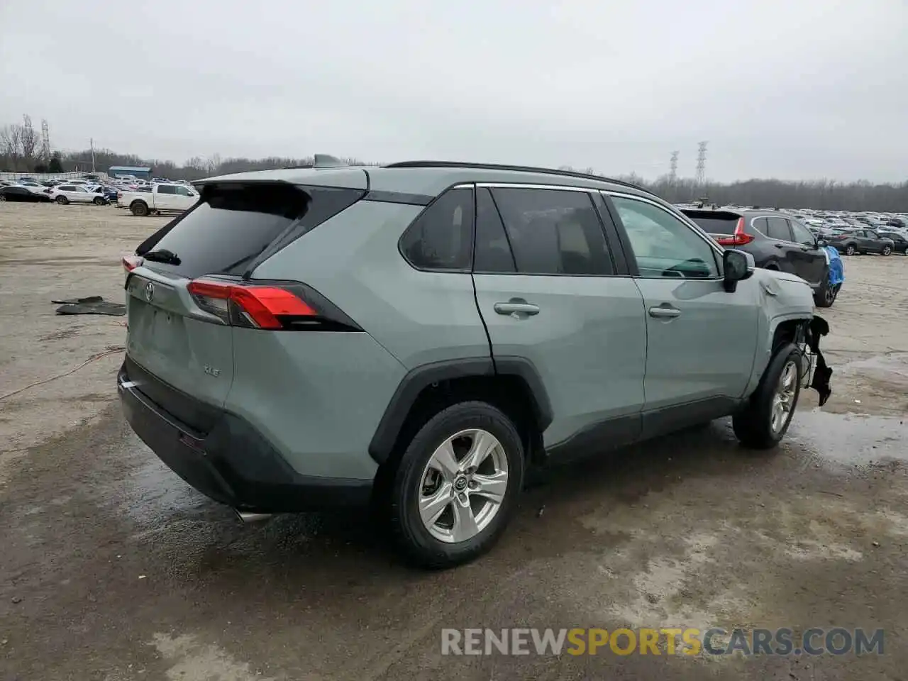 3 Photograph of a damaged car 2T3W1RFV4MW112817 TOYOTA RAV4 2021