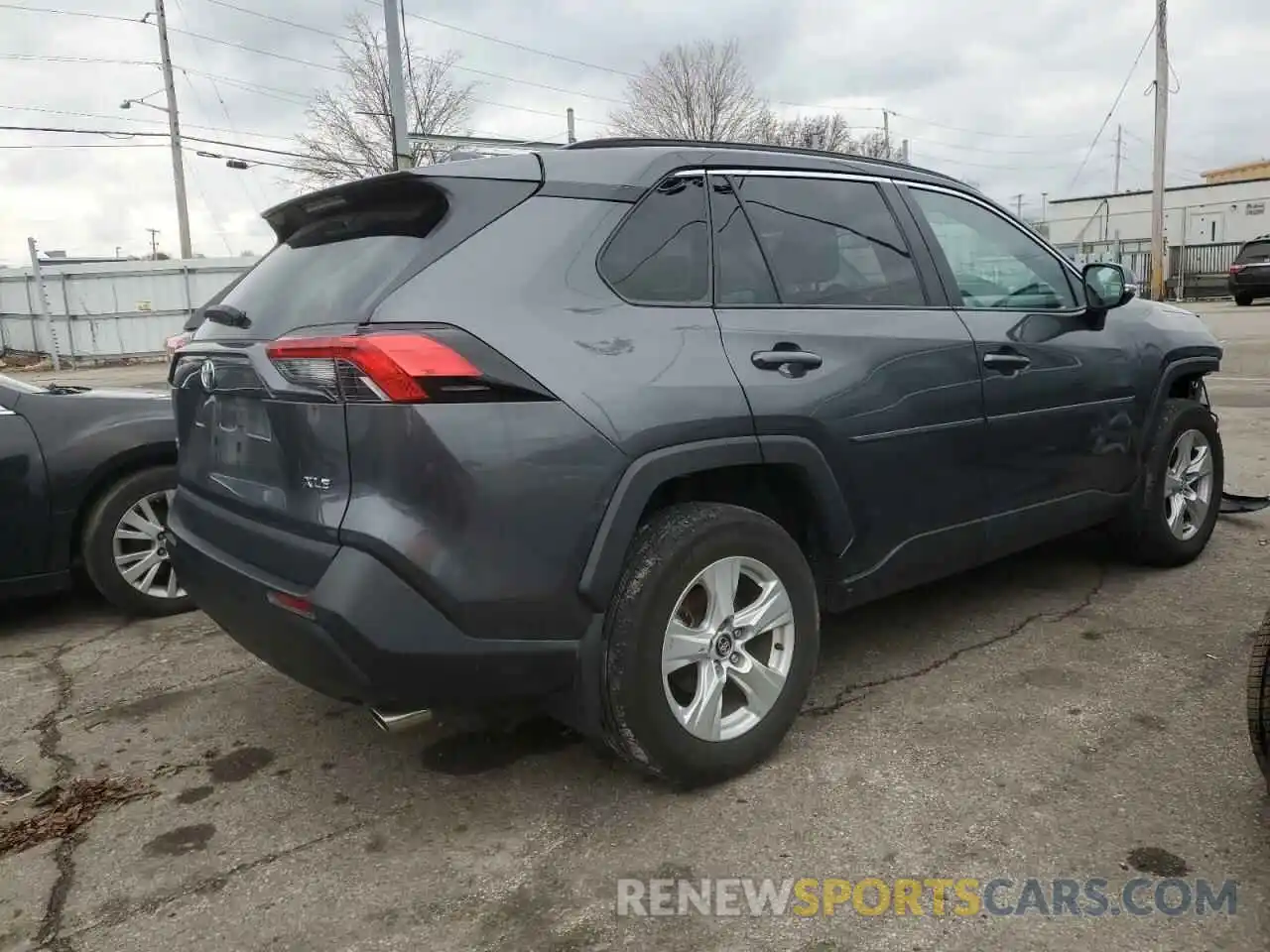 3 Photograph of a damaged car 2T3W1RFV4MW116933 TOYOTA RAV4 2021