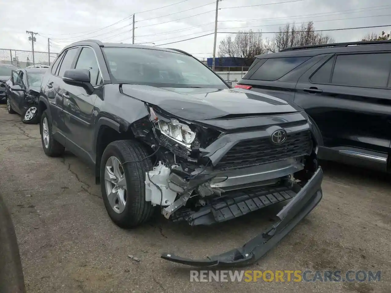 4 Photograph of a damaged car 2T3W1RFV4MW116933 TOYOTA RAV4 2021