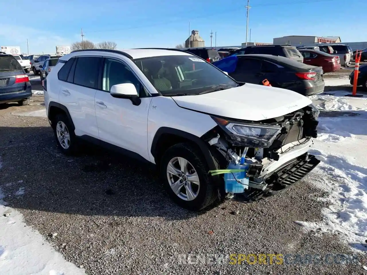 4 Photograph of a damaged car 2T3W1RFV4MW119301 TOYOTA RAV4 2021