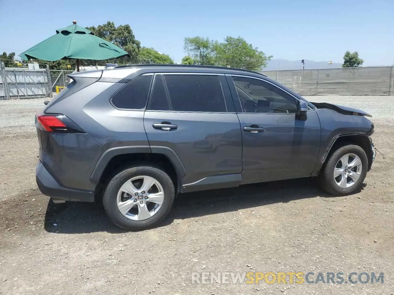 3 Photograph of a damaged car 2T3W1RFV4MW133652 TOYOTA RAV4 2021