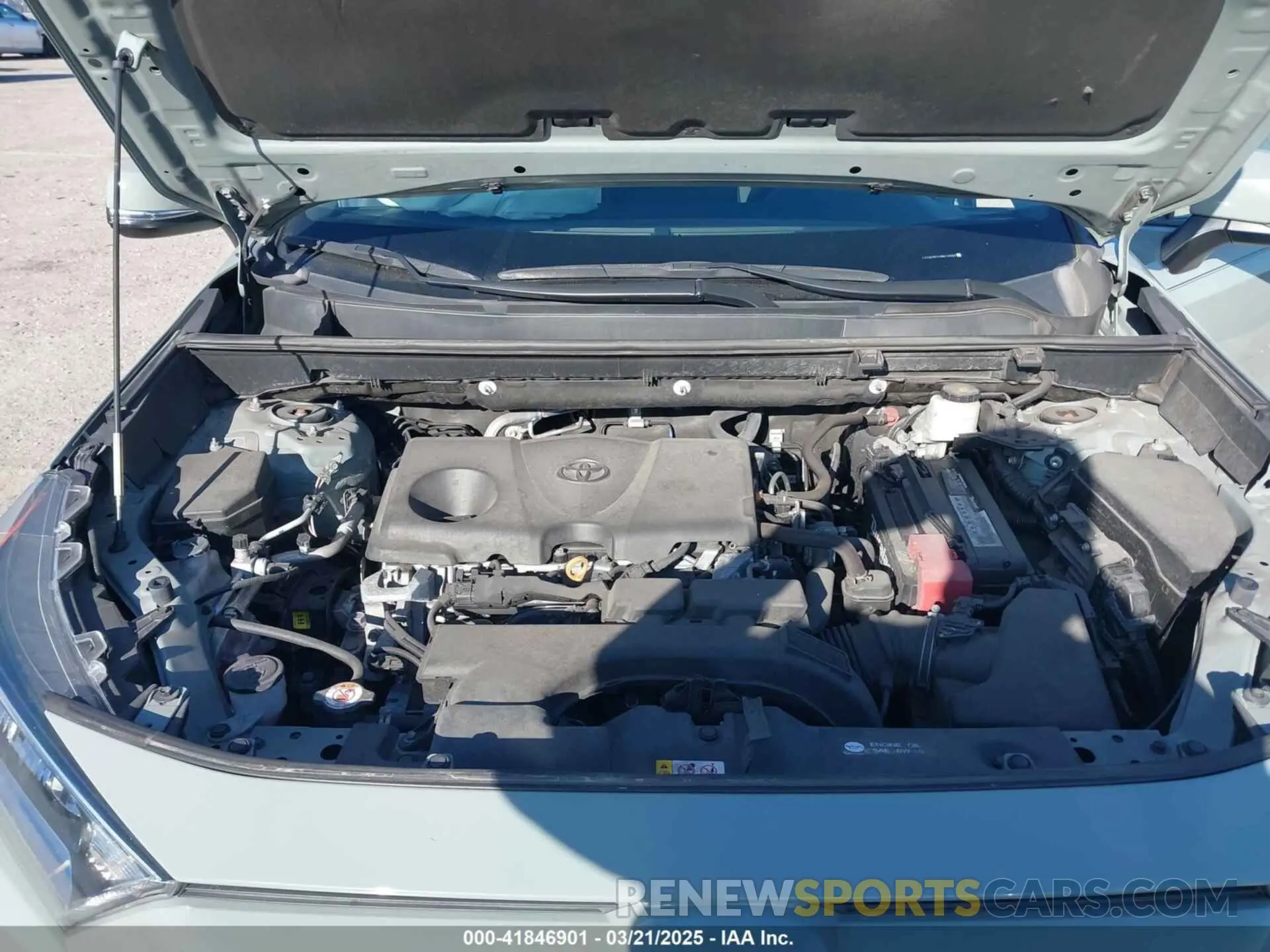10 Photograph of a damaged car 2T3W1RFV4MW136969 TOYOTA RAV4 2021