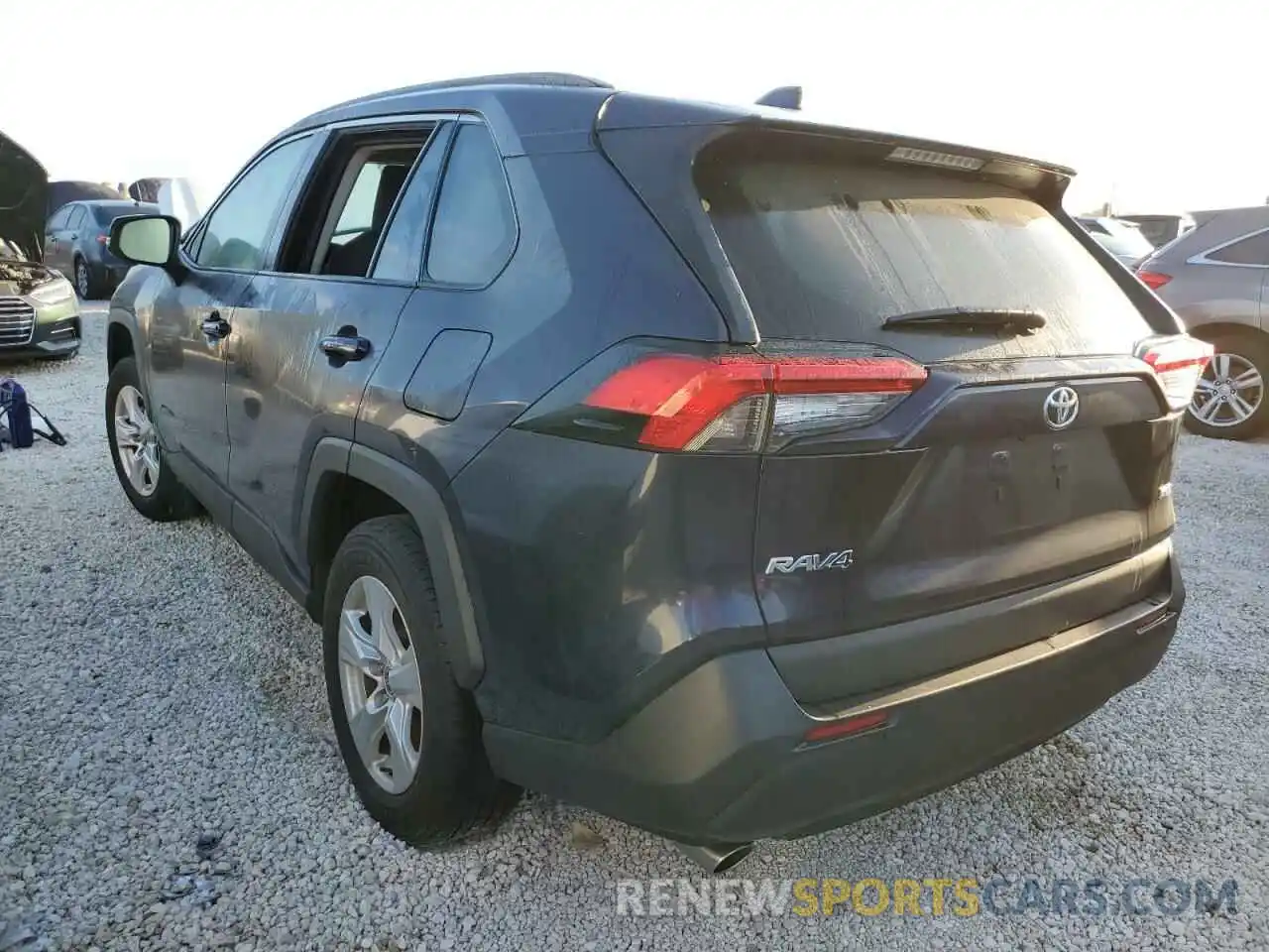 3 Photograph of a damaged car 2T3W1RFV4MW137278 TOYOTA RAV4 2021