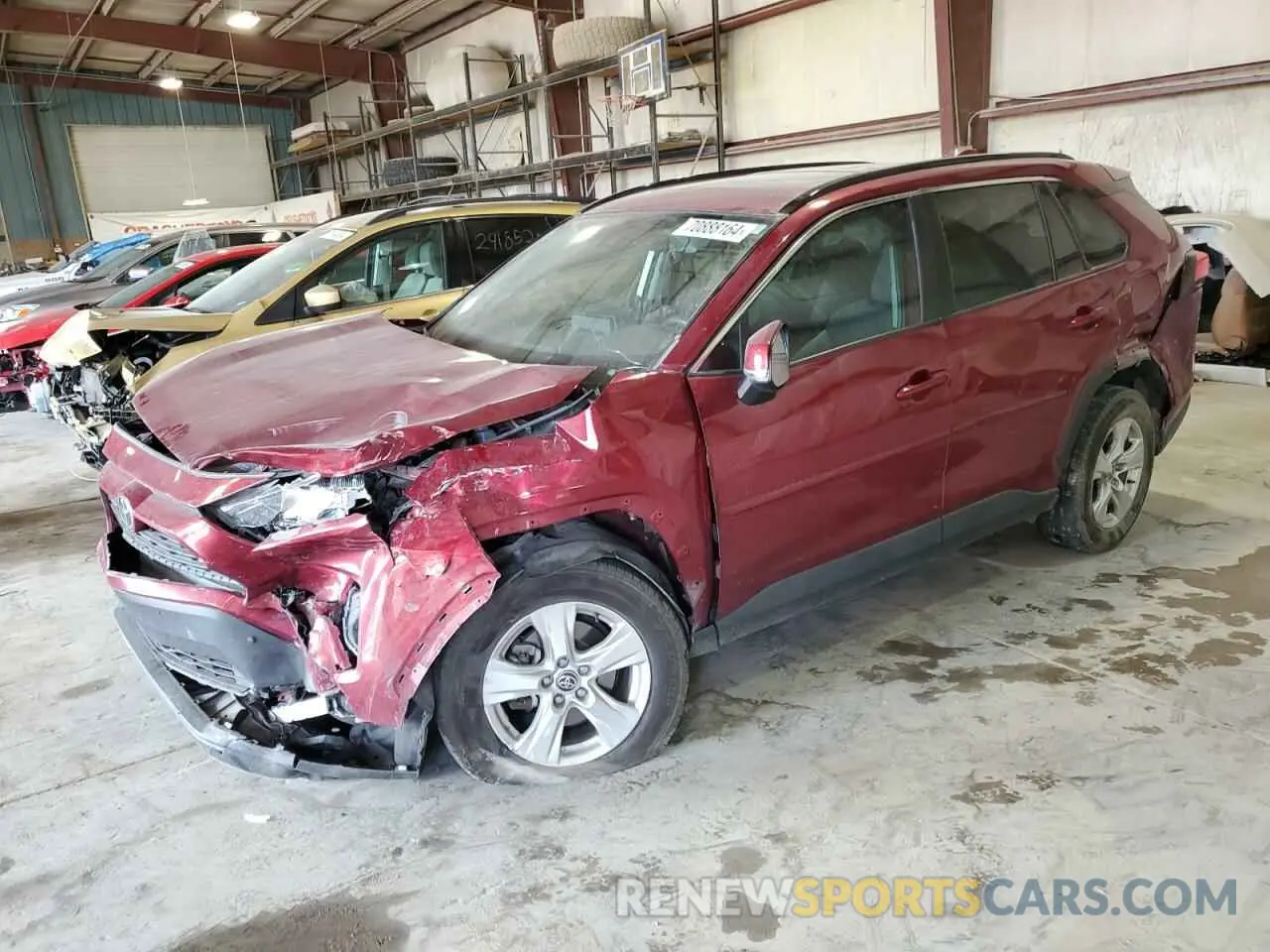 1 Photograph of a damaged car 2T3W1RFV4MW138172 TOYOTA RAV4 2021