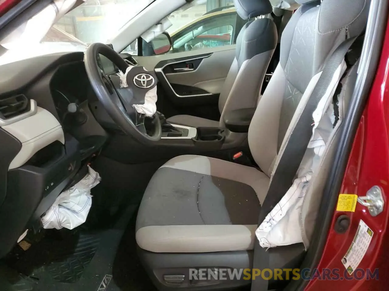 7 Photograph of a damaged car 2T3W1RFV4MW138172 TOYOTA RAV4 2021