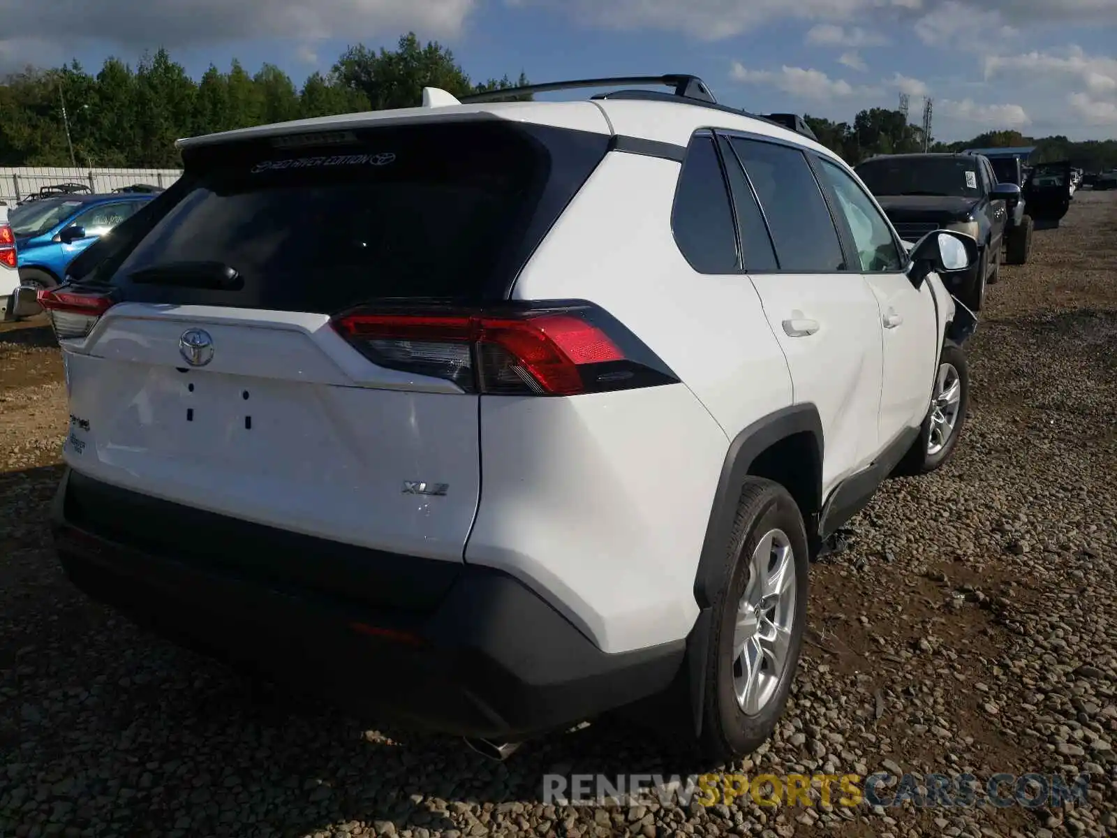 4 Photograph of a damaged car 2T3W1RFV4MW170703 TOYOTA RAV4 2021