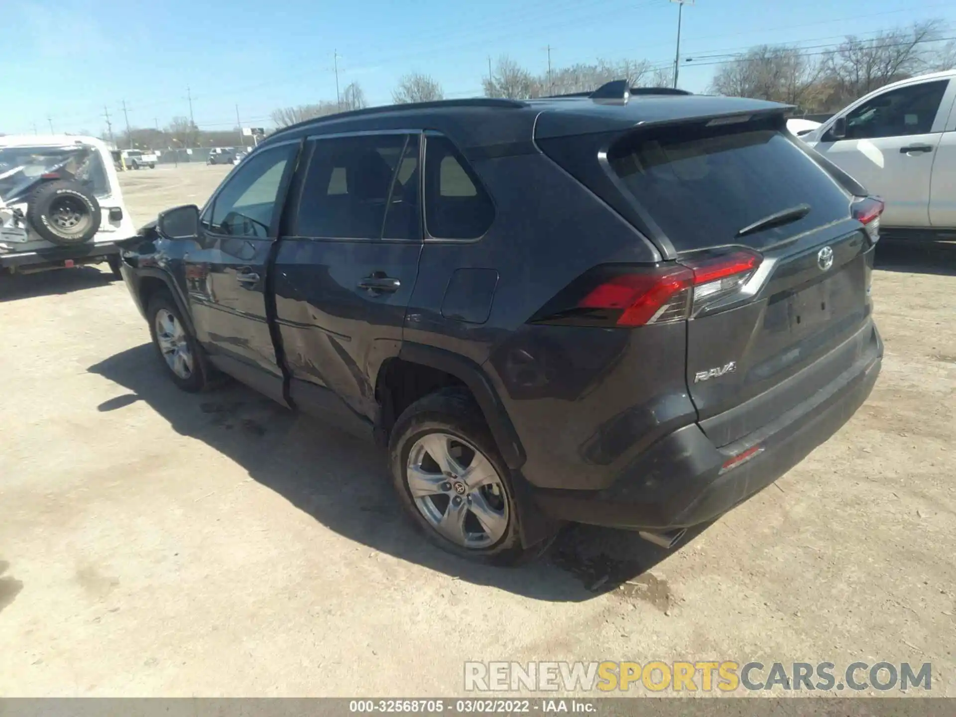 3 Photograph of a damaged car 2T3W1RFV4MW176226 TOYOTA RAV4 2021