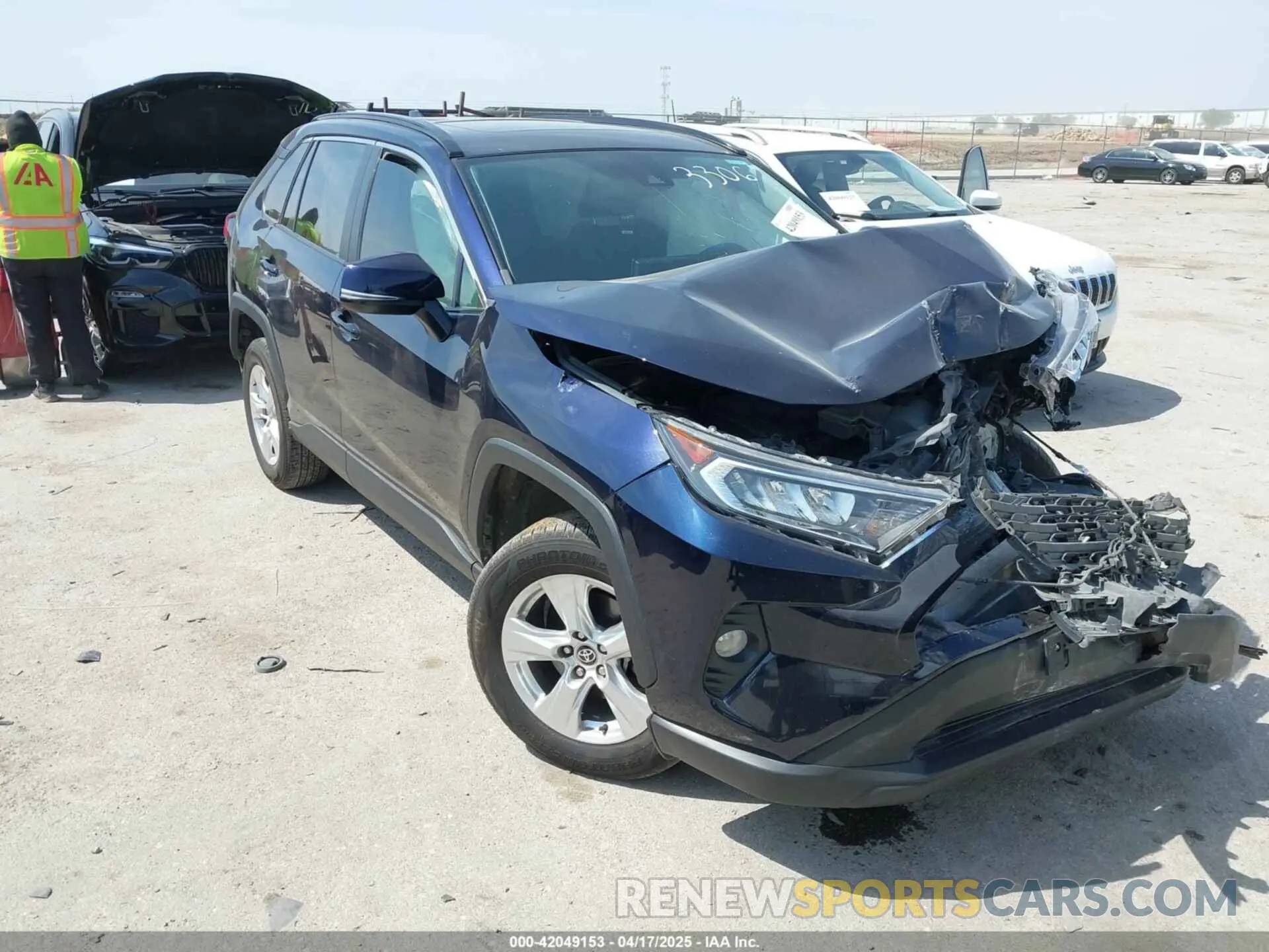 1 Photograph of a damaged car 2T3W1RFV4MW183306 TOYOTA RAV4 2021