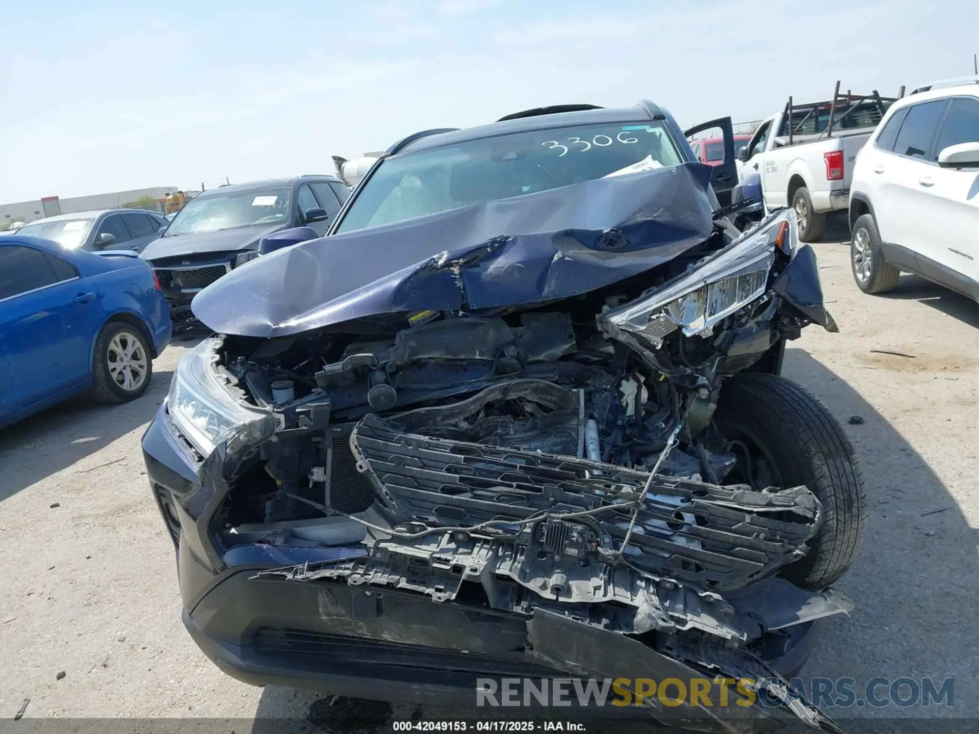 11 Photograph of a damaged car 2T3W1RFV4MW183306 TOYOTA RAV4 2021