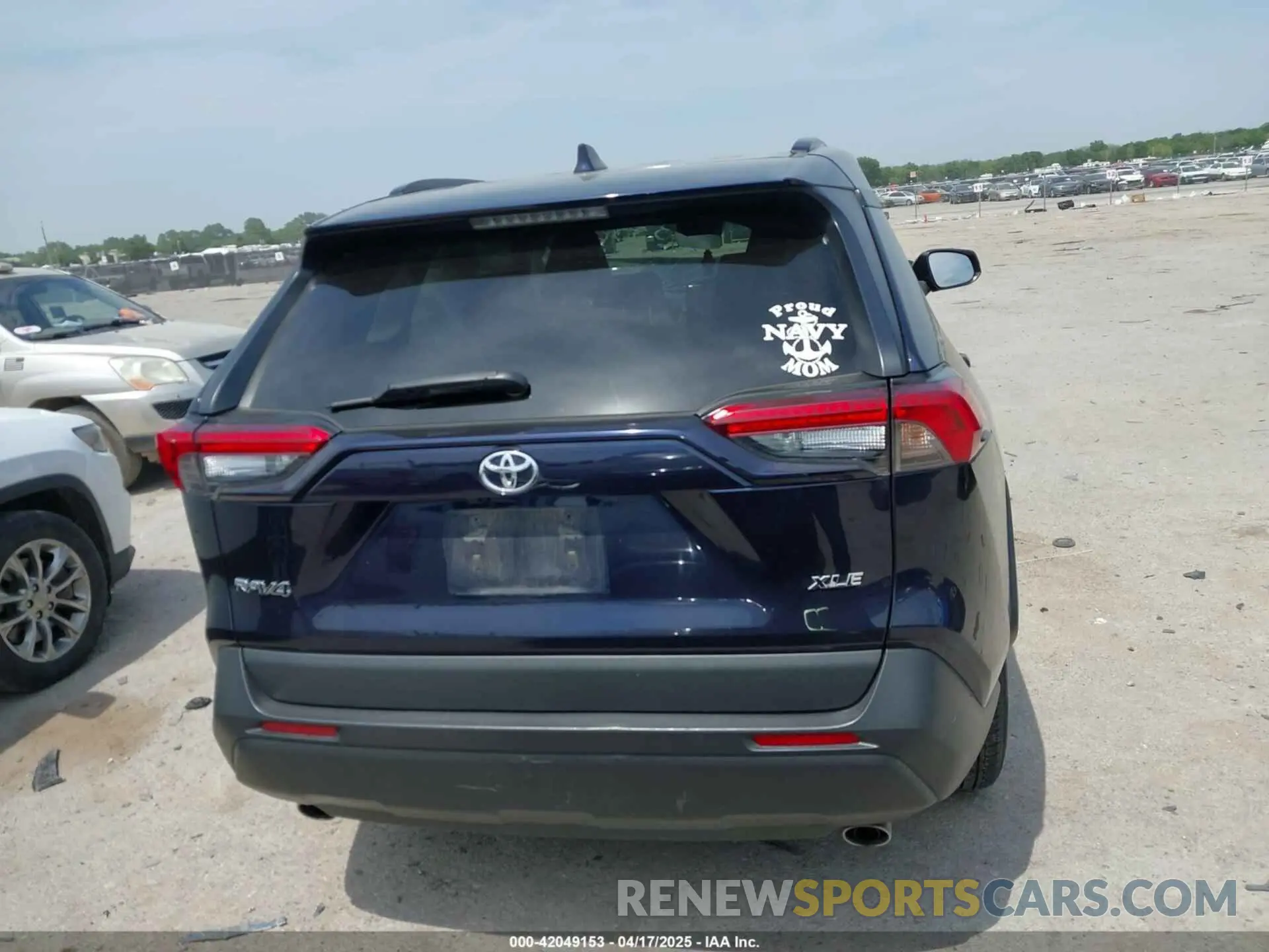 15 Photograph of a damaged car 2T3W1RFV4MW183306 TOYOTA RAV4 2021